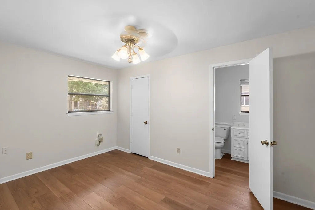 Single Family Residence For Sale in Hunt County , 4006 State HWY 34 S, Greenville, Texas 75402, 2 Bedroom, 2 Bathroom, 1 Garage spaces, 1,684 Sqft, built in 1980, mls#21363702, Real Estate Agent in Greenville, Homes For Sale in Hunt county, Homes For Sale in Greenville, Realtor in Greenville Texas, Real Estate Brokerage Independent Realty Texas, Luminita Cordes Realtor