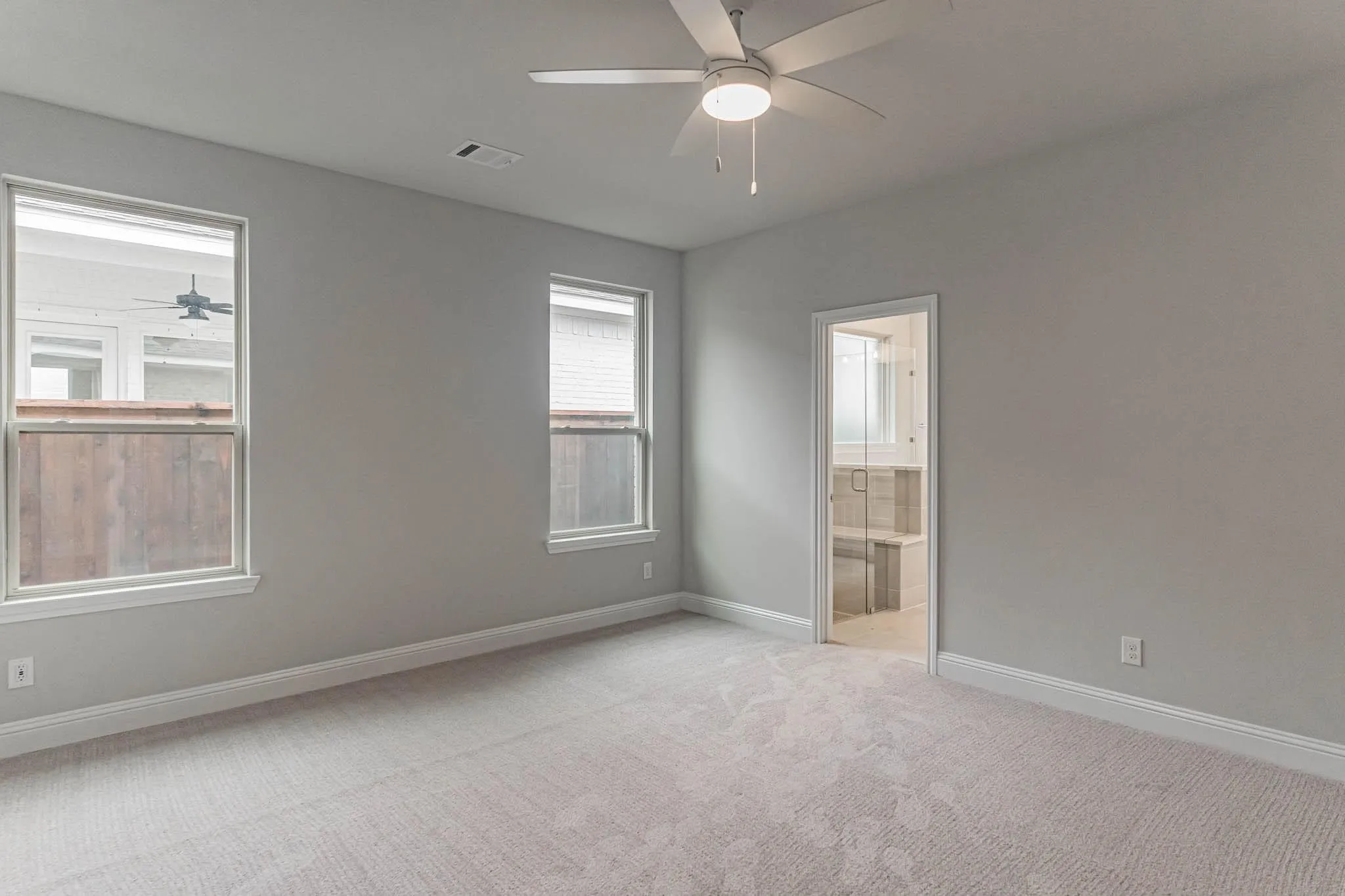 Single Family Residence For Rent in Tarrant County , 933 Carnation Drive, Crowley, Texas 76036, 3 Bedroom, 3 Bathroom, 2 Garage spaces, 2,169 Sqft, built in 2023, mls#21364231, Real Estate Agent in Crowley, Homes For Rent in Tarrant county, Homes For Rent in Crowley, Realtor in Crowley Texas, Real Estate Brokerage Independent Realty Texas, Luminita Cordes Realtor