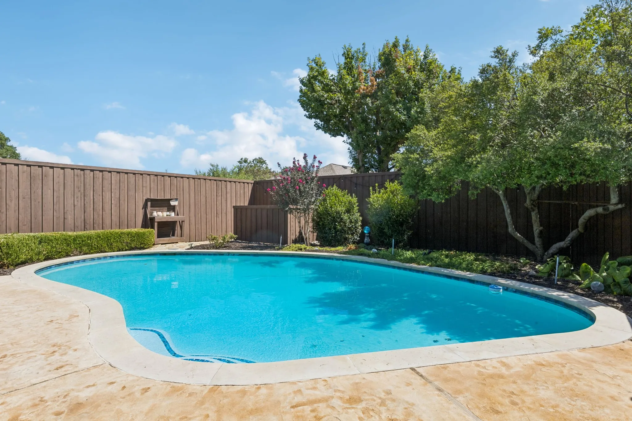 Single Family Residence For Sale in Dallas County , 1410 Stonecrest Drive, Richardson, Texas 75081, 4 Bedroom, 2 Bathroom, 2 Garage spaces, 2,395 Sqft, built in 1979, mls#21351548, Real Estate Agent in Richardson, Homes For Sale in Dallas county, Homes For Sale in Richardson, Realtor in Richardson Texas, Real Estate Brokerage Independent Realty Texas, Luminita Cordes Realtor