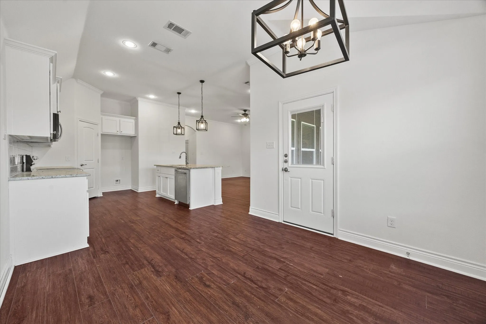 Single Family Residence For Sale in Hunt County , 8503 Christie Lane, Greenville, Texas 75402, 3 Bedroom, 2 Bathroom, 2 Garage spaces, 1,547 Sqft, built in 2021, mls#21364313, Real Estate Agent in Greenville, Homes For Sale in Hunt county, Homes For Sale in Greenville, Realtor in Greenville Texas, Real Estate Brokerage Independent Realty Texas, Luminita Cordes Realtor