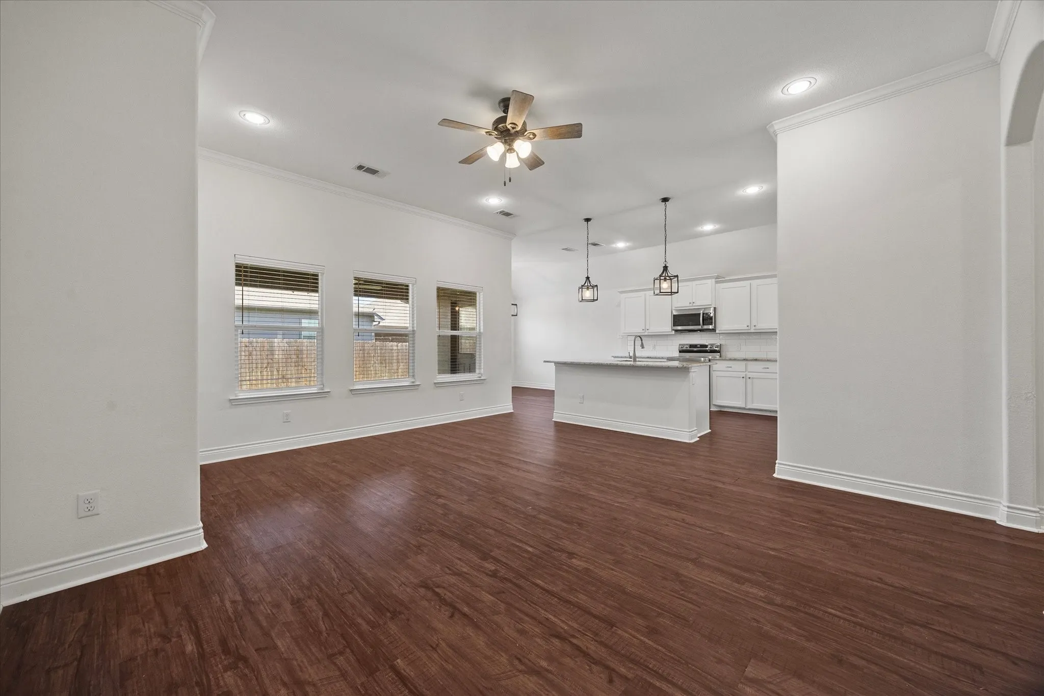 Single Family Residence For Sale in Hunt County , 8503 Christie Lane, Greenville, Texas 75402, 3 Bedroom, 2 Bathroom, 2 Garage spaces, 1,547 Sqft, built in 2021, mls#21364313, Real Estate Agent in Greenville, Homes For Sale in Hunt county, Homes For Sale in Greenville, Realtor in Greenville Texas, Real Estate Brokerage Independent Realty Texas, Luminita Cordes Realtor