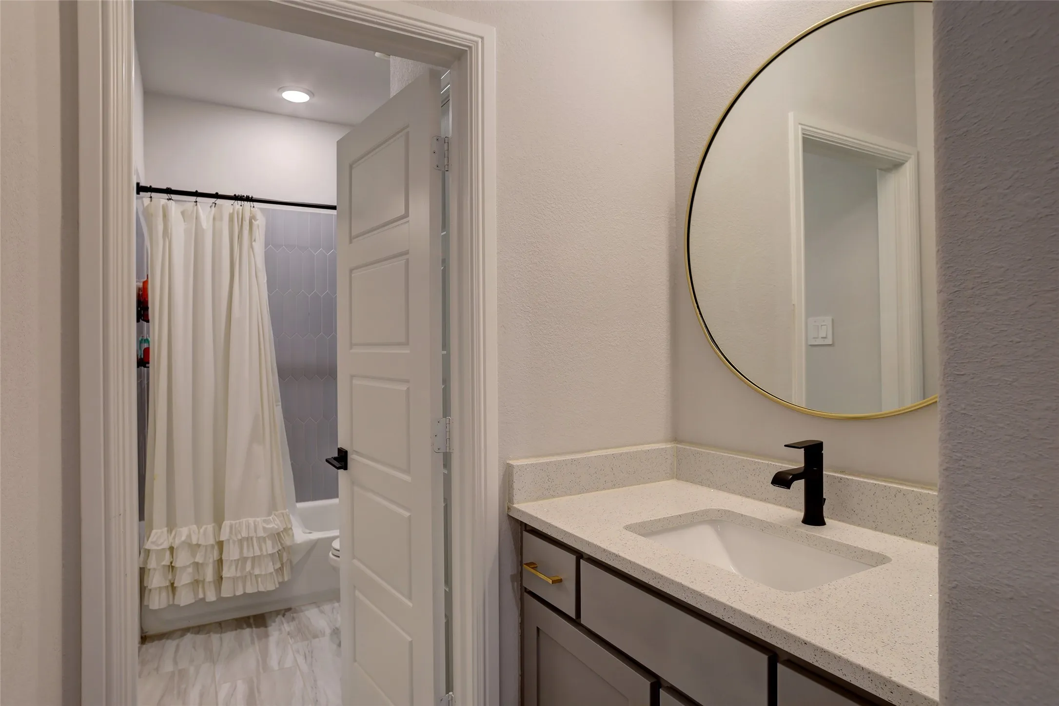 Single Family Residence For Sale in Collin County , 12802 Dust Commander Court, Frisco, Texas 75035, 5 Bedroom, 5 Bathroom, 3 Garage spaces, 4,145 Sqft, built in 2021, mls#21359225, Real Estate Agent in Frisco, Homes For Sale in Collin county, Homes For Sale in Frisco, Realtor in Frisco Texas, Real Estate Brokerage Independent Realty Texas, Luminita Cordes Realtor