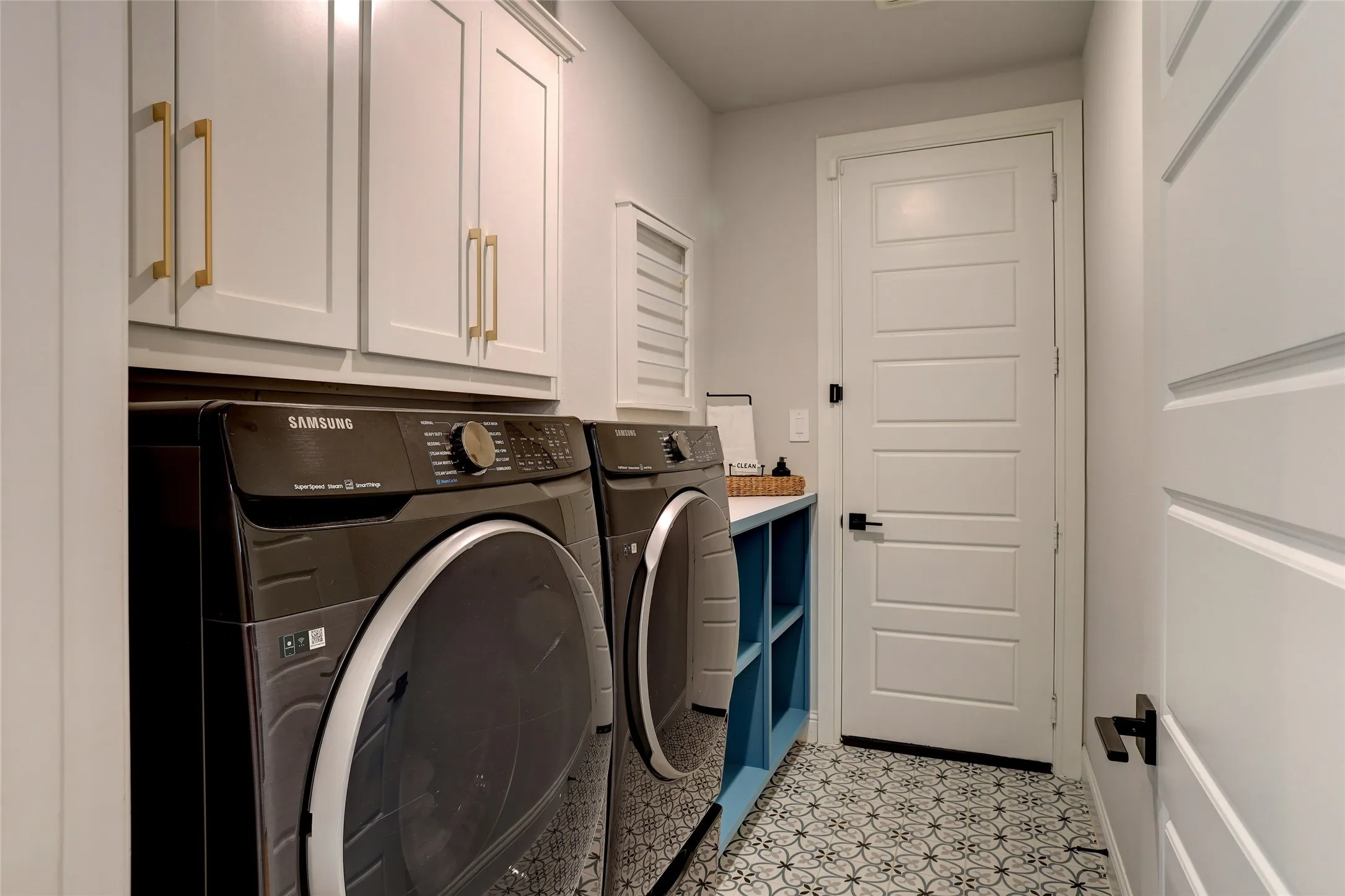 Single Family Residence For Sale in Collin County , 12802 Dust Commander Court, Frisco, Texas 75035, 5 Bedroom, 5 Bathroom, 3 Garage spaces, 4,145 Sqft, built in 2021, mls#21359225, Real Estate Agent in Frisco, Homes For Sale in Collin county, Homes For Sale in Frisco, Realtor in Frisco Texas, Real Estate Brokerage Independent Realty Texas, Luminita Cordes Realtor