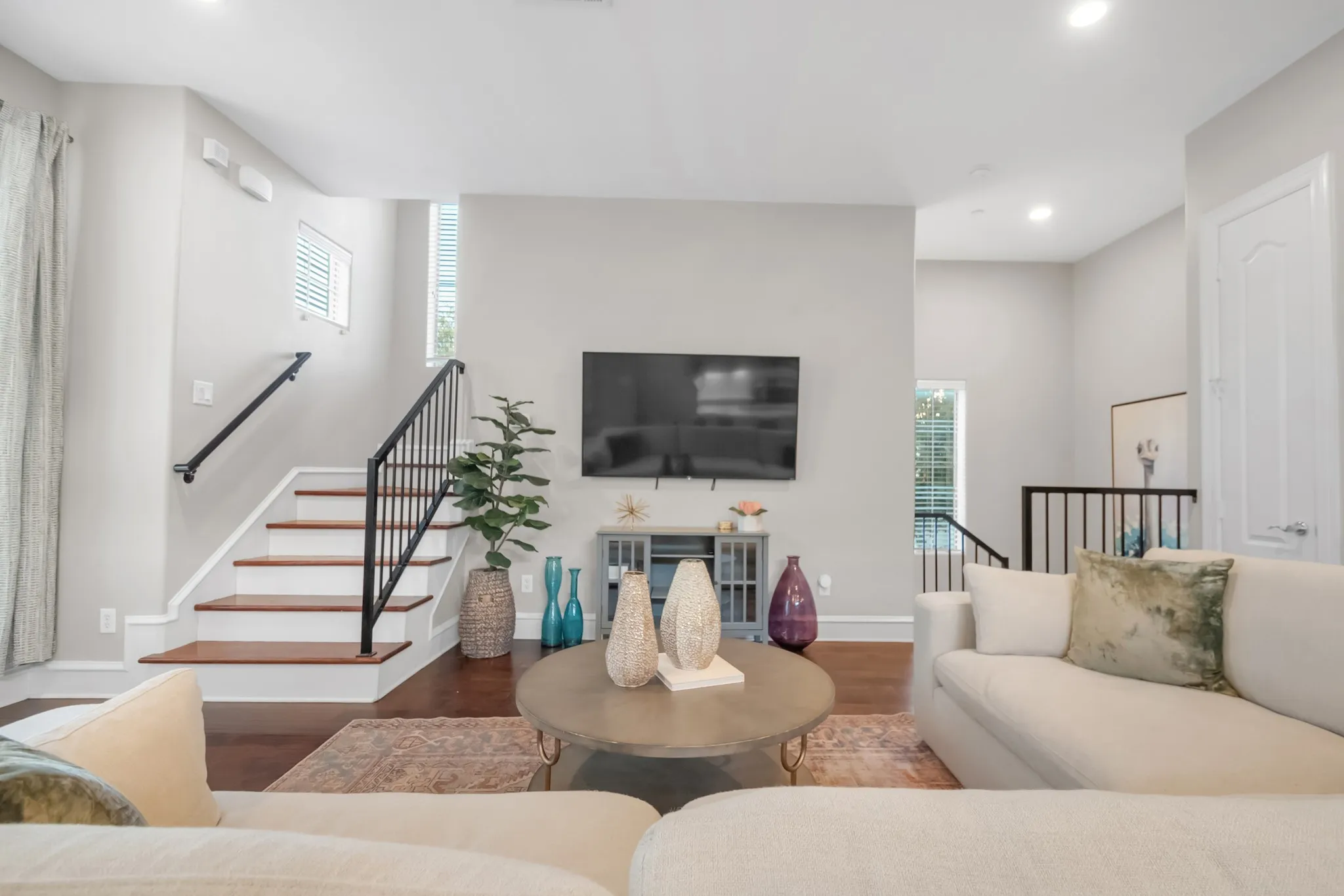 Condominium For Sale in Dallas County , 2100 N Fitzhugh Avenue K, Dallas, Texas 75204, 2 Bedroom, 3 Bathroom, 2 Garage spaces, 1,394 Sqft, built in 2007, mls#21342380, Real Estate Agent in Dallas, Homes For Sale in Dallas county, Homes For Sale in Dallas, Realtor in Dallas Texas, Real Estate Brokerage Independent Realty Texas, Luminita Cordes Realtor