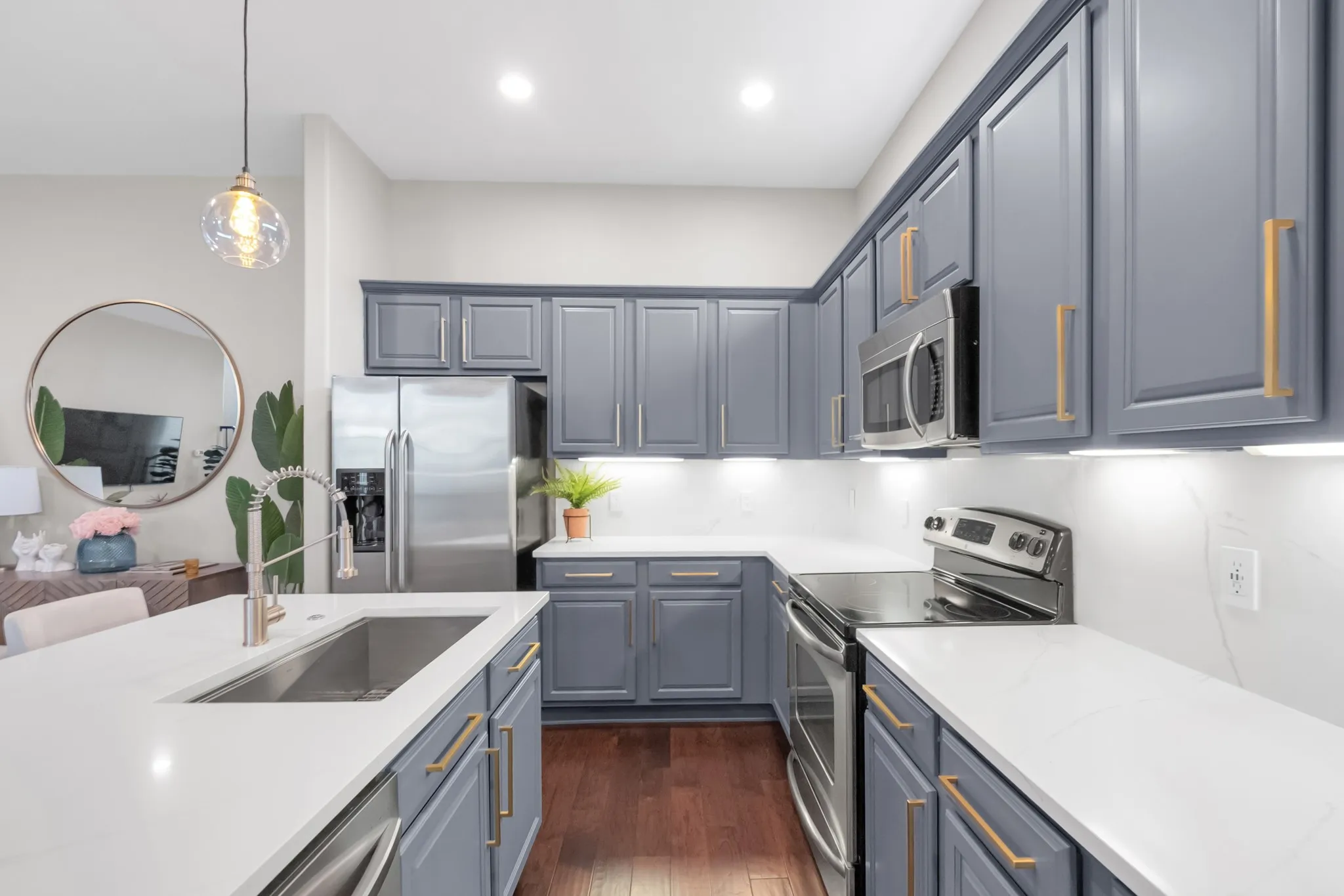 Condominium For Sale in Dallas County , 2100 N Fitzhugh Avenue K, Dallas, Texas 75204, 2 Bedroom, 3 Bathroom, 2 Garage spaces, 1,394 Sqft, built in 2007, mls#21342380, Real Estate Agent in Dallas, Homes For Sale in Dallas county, Homes For Sale in Dallas, Realtor in Dallas Texas, Real Estate Brokerage Independent Realty Texas, Luminita Cordes Realtor