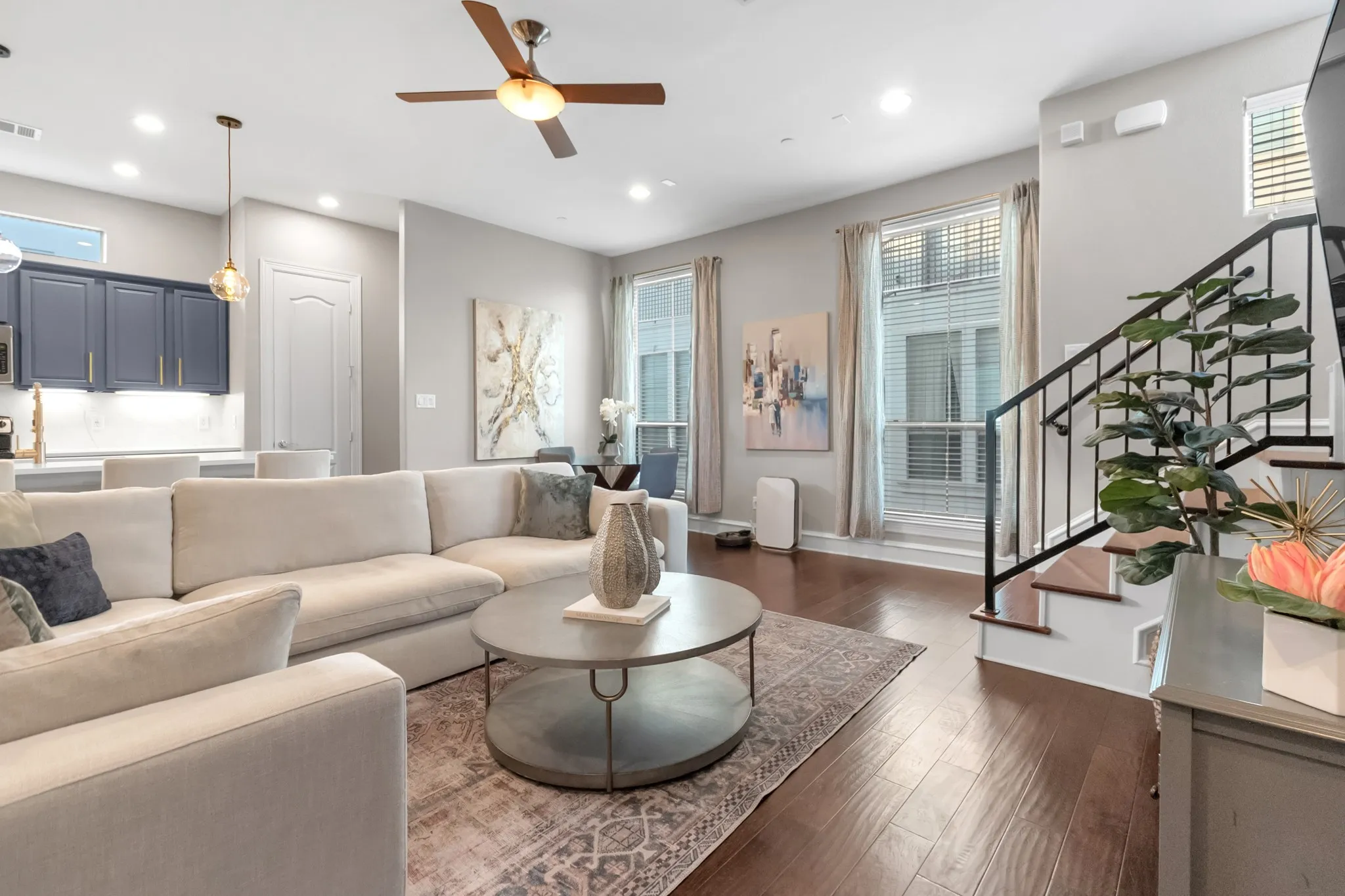 Condominium For Sale in Dallas County , 2100 N Fitzhugh Avenue K, Dallas, Texas 75204, 2 Bedroom, 3 Bathroom, 2 Garage spaces, 1,394 Sqft, built in 2007, mls#21342380, Real Estate Agent in Dallas, Homes For Sale in Dallas county, Homes For Sale in Dallas, Realtor in Dallas Texas, Real Estate Brokerage Independent Realty Texas, Luminita Cordes Realtor