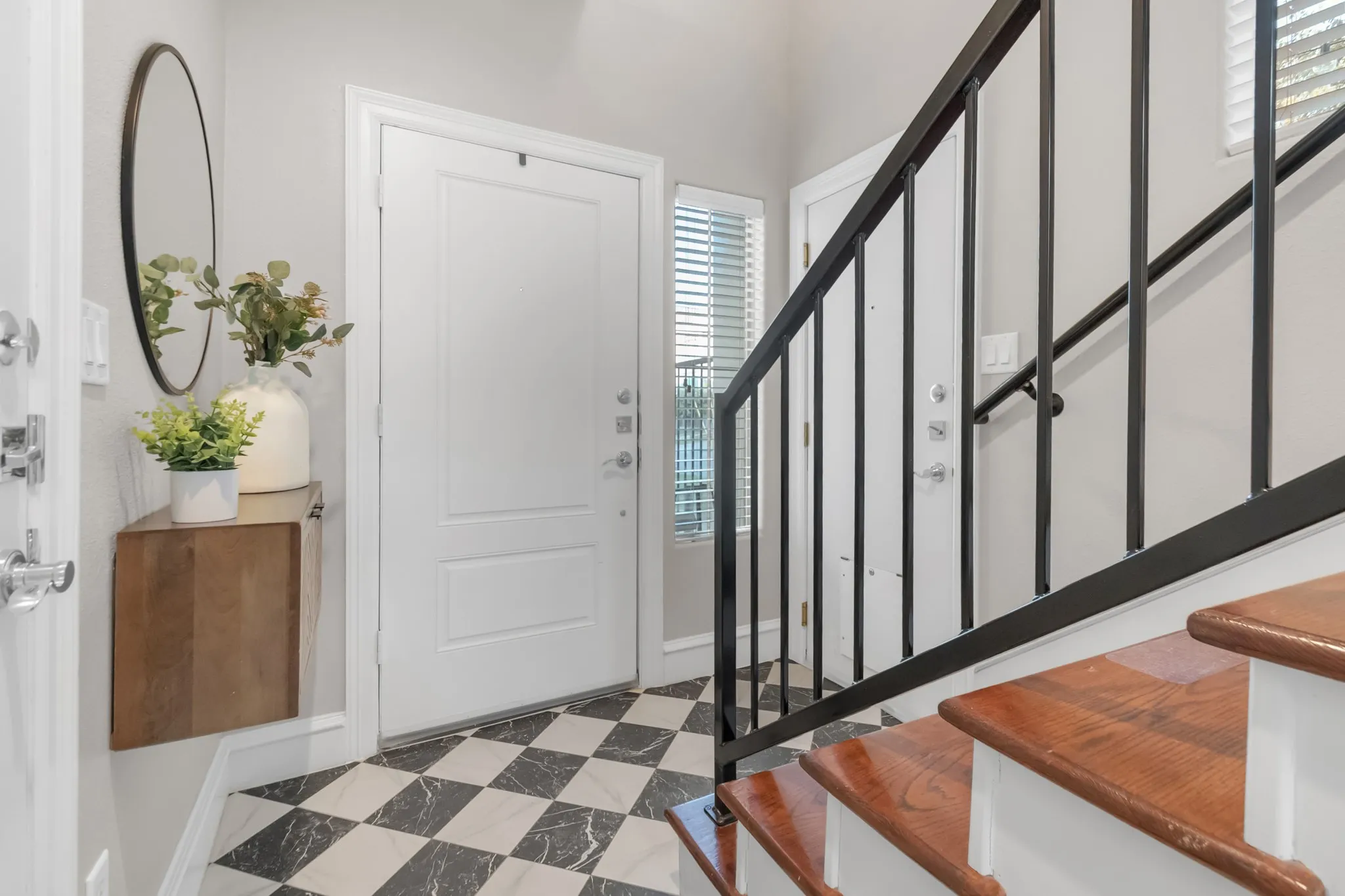 Condominium For Sale in Dallas County , 2100 N Fitzhugh Avenue K, Dallas, Texas 75204, 2 Bedroom, 3 Bathroom, 2 Garage spaces, 1,394 Sqft, built in 2007, mls#21342380, Real Estate Agent in Dallas, Homes For Sale in Dallas county, Homes For Sale in Dallas, Realtor in Dallas Texas, Real Estate Brokerage Independent Realty Texas, Luminita Cordes Realtor