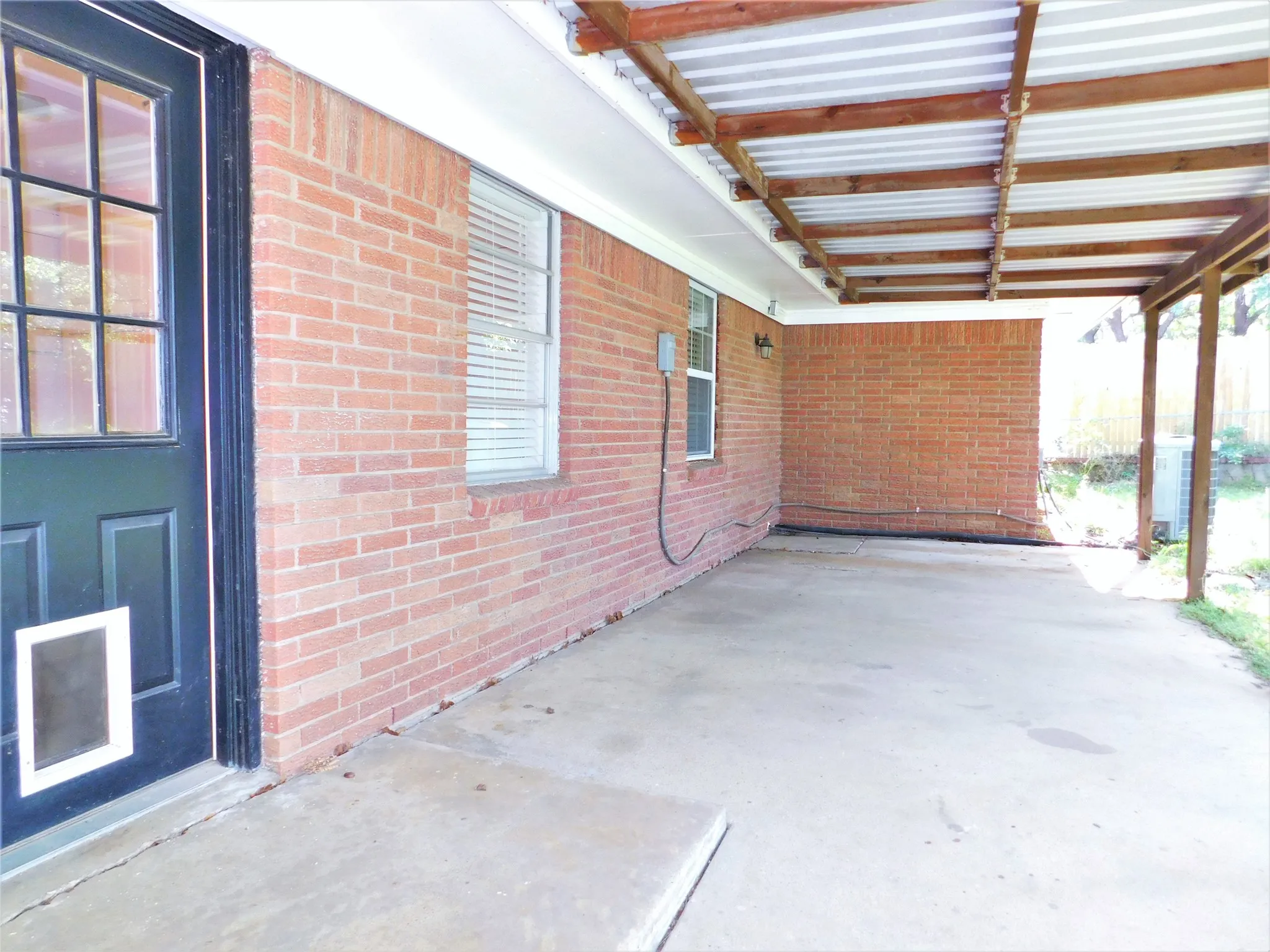Single Family Residence For Rent in Denton County , 720 Chisholm Trail, Denton, Texas 76209, 3 Bedroom, 2 Bathroom, 1 Garage spaces, 1,356 Sqft, built in 1973, mls#21364337, Real Estate Agent in Denton, Homes For Rent in Denton county, Homes For Rent in Denton, Realtor in Denton Texas, Real Estate Brokerage Independent Realty Texas, Luminita Cordes Realtor