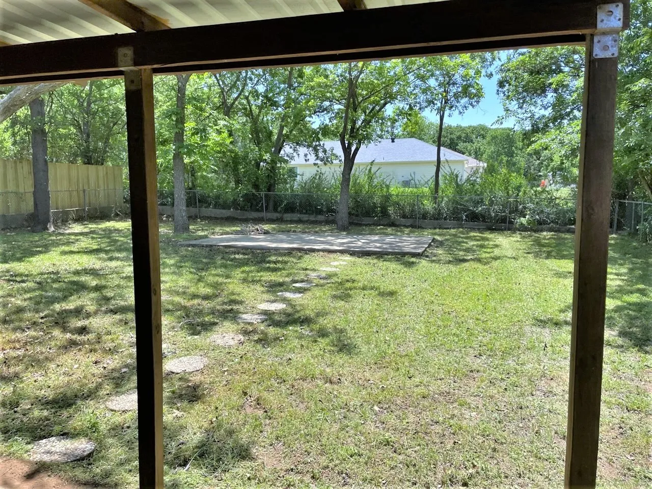 Single Family Residence For Rent in Denton County , 720 Chisholm Trail, Denton, Texas 76209, 3 Bedroom, 2 Bathroom, 1 Garage spaces, 1,356 Sqft, built in 1973, mls#21364337, Real Estate Agent in Denton, Homes For Rent in Denton county, Homes For Rent in Denton, Realtor in Denton Texas, Real Estate Brokerage Independent Realty Texas, Luminita Cordes Realtor