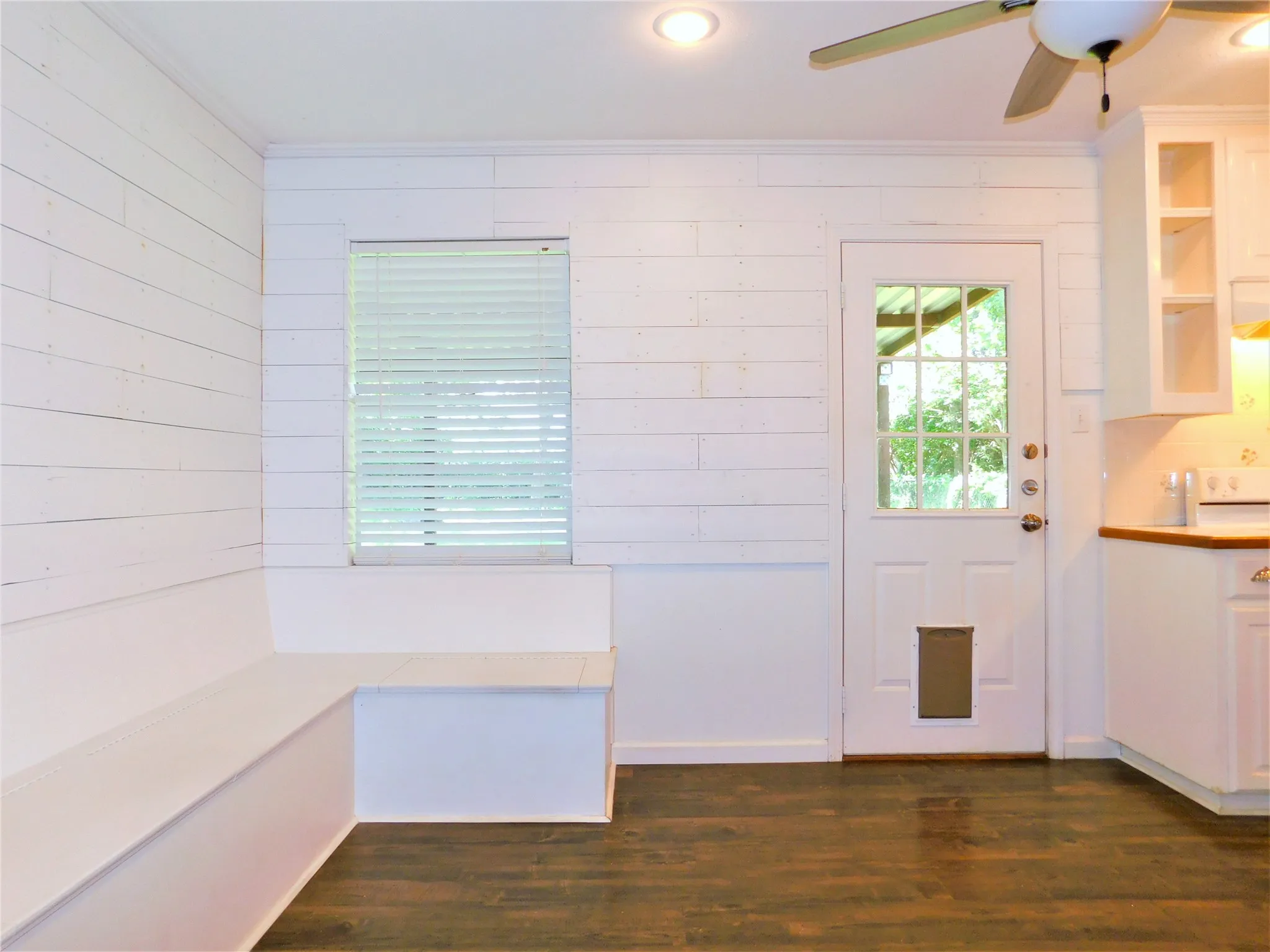 Single Family Residence For Rent in Denton County , 720 Chisholm Trail, Denton, Texas 76209, 3 Bedroom, 2 Bathroom, 1 Garage spaces, 1,356 Sqft, built in 1973, mls#21364337, Real Estate Agent in Denton, Homes For Rent in Denton county, Homes For Rent in Denton, Realtor in Denton Texas, Real Estate Brokerage Independent Realty Texas, Luminita Cordes Realtor