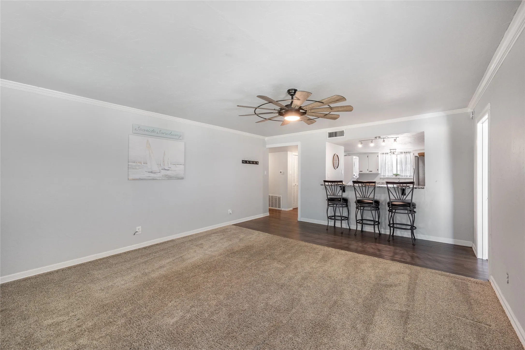 Condominium For Sale in Wise County , 108 Harbor Drive 204, Runaway Bay, Texas 76426, 3 Bedroom, 2 Bathroom, Garage spaces, 1,213 Sqft, built in 1968, mls#21364356, Real Estate Agent in Runaway Bay, Homes For Sale in Wise county, Homes For Sale in Runaway Bay, Realtor in Runaway Bay Texas, Real Estate Brokerage Independent Realty Texas, Luminita Cordes Realtor