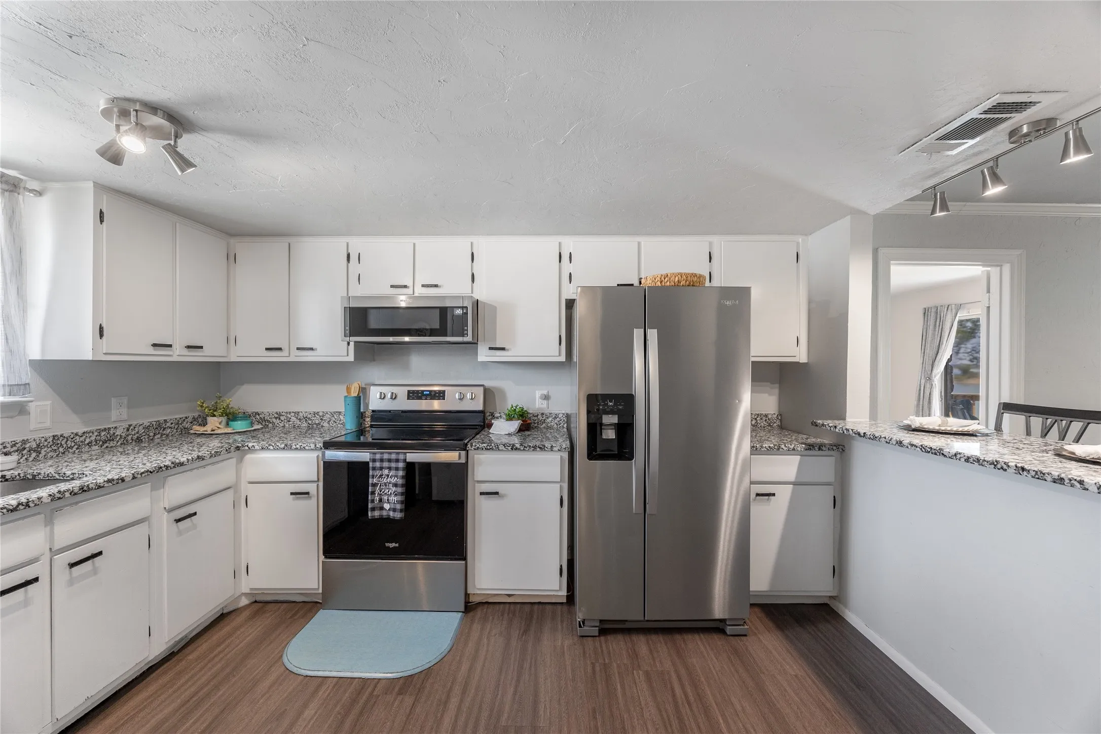 Condominium For Sale in Wise County , 108 Harbor Drive 204, Runaway Bay, Texas 76426, 3 Bedroom, 2 Bathroom, Garage spaces, 1,213 Sqft, built in 1968, mls#21364356, Real Estate Agent in Runaway Bay, Homes For Sale in Wise county, Homes For Sale in Runaway Bay, Realtor in Runaway Bay Texas, Real Estate Brokerage Independent Realty Texas, Luminita Cordes Realtor