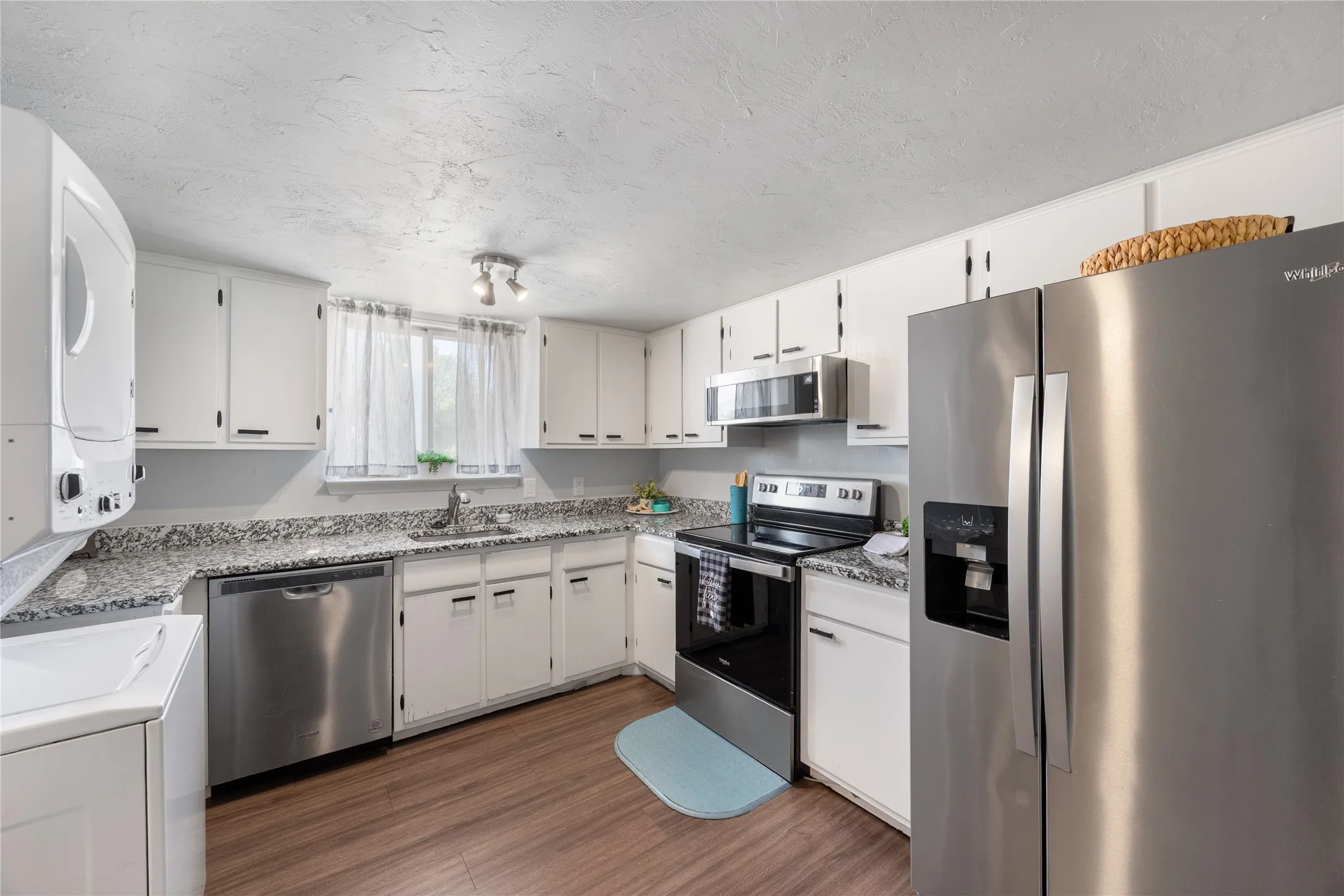 Condominium For Sale in Wise County , 108 Harbor Drive 204, Runaway Bay, Texas 76426, 3 Bedroom, 2 Bathroom, Garage spaces, 1,213 Sqft, built in 1968, mls#21364356, Real Estate Agent in Runaway Bay, Homes For Sale in Wise county, Homes For Sale in Runaway Bay, Realtor in Runaway Bay Texas, Real Estate Brokerage Independent Realty Texas, Luminita Cordes Realtor