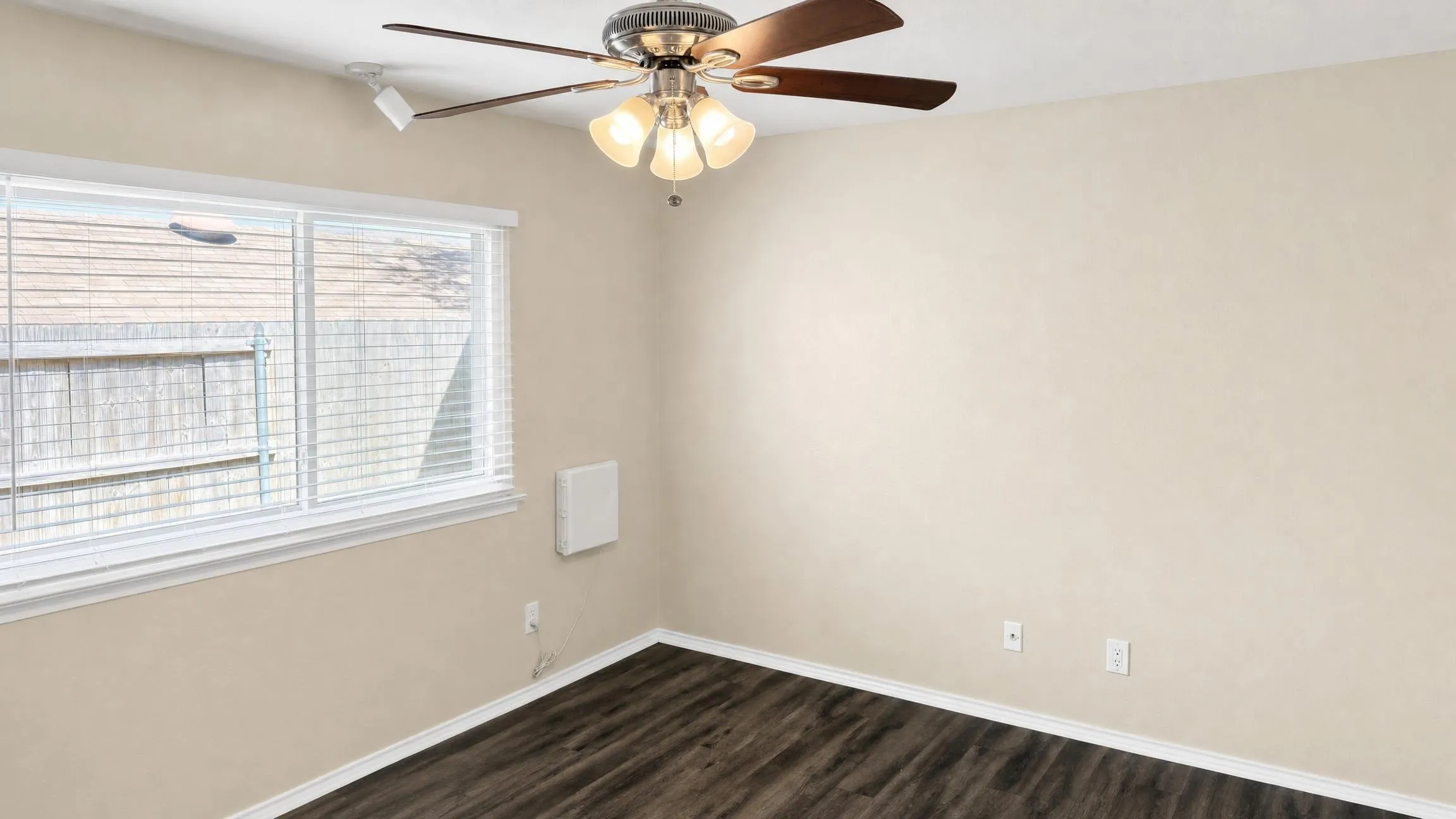 Townhouse For Sale in Collin County , 521 Pine Trail Drive, Allen, Texas 75002, 2 Bedroom, 2 Bathroom, Garage spaces, 992 Sqft, built in 1978, mls#21353503, Real Estate Agent in Allen, Homes For Sale in Collin county, Homes For Sale in Allen, Realtor in Allen Texas, Real Estate Brokerage Independent Realty Texas, Luminita Cordes Realtor