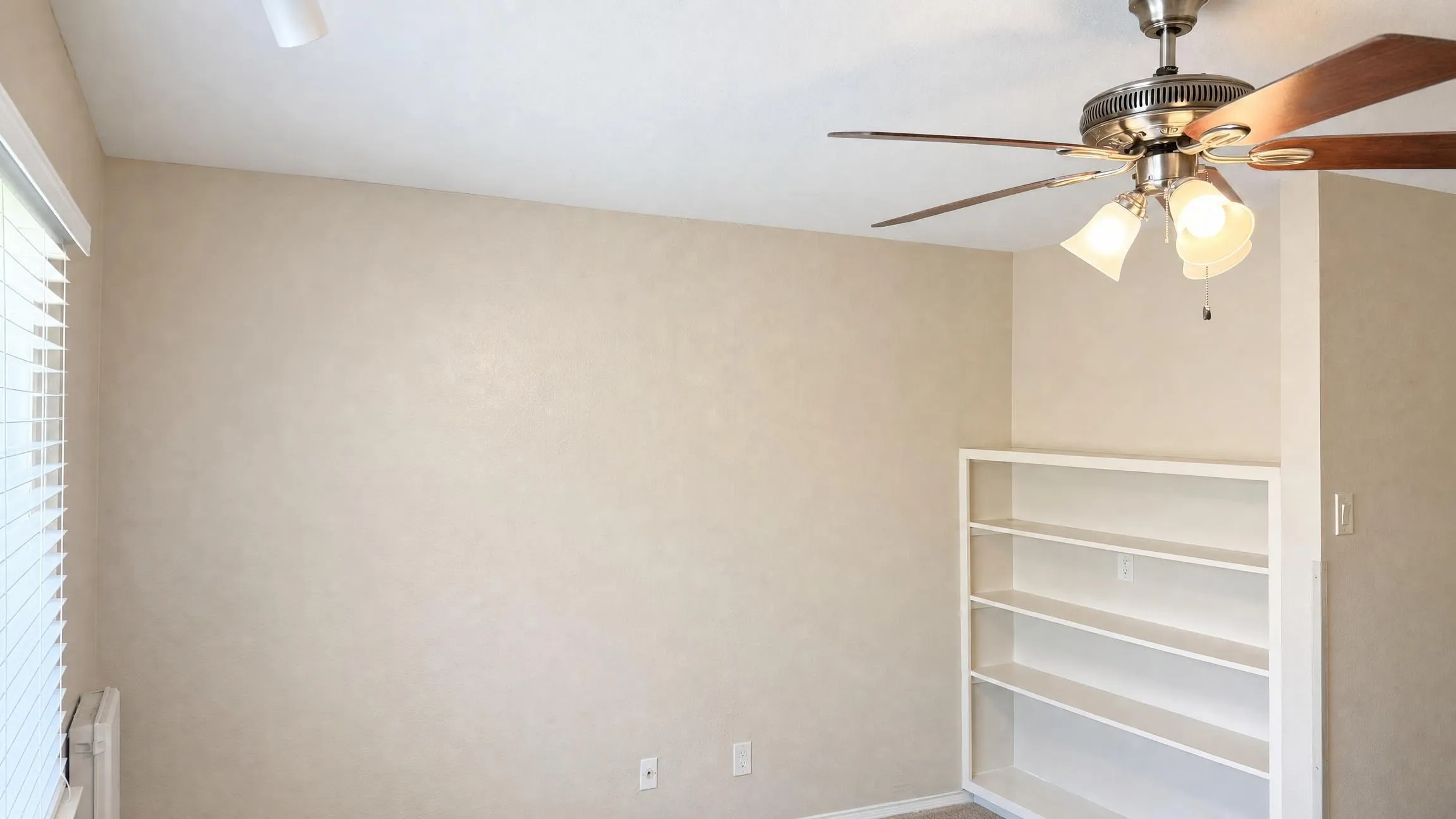 Townhouse For Sale in Collin County , 521 Pine Trail Drive, Allen, Texas 75002, 2 Bedroom, 2 Bathroom, Garage spaces, 992 Sqft, built in 1978, mls#21353503, Real Estate Agent in Allen, Homes For Sale in Collin county, Homes For Sale in Allen, Realtor in Allen Texas, Real Estate Brokerage Independent Realty Texas, Luminita Cordes Realtor