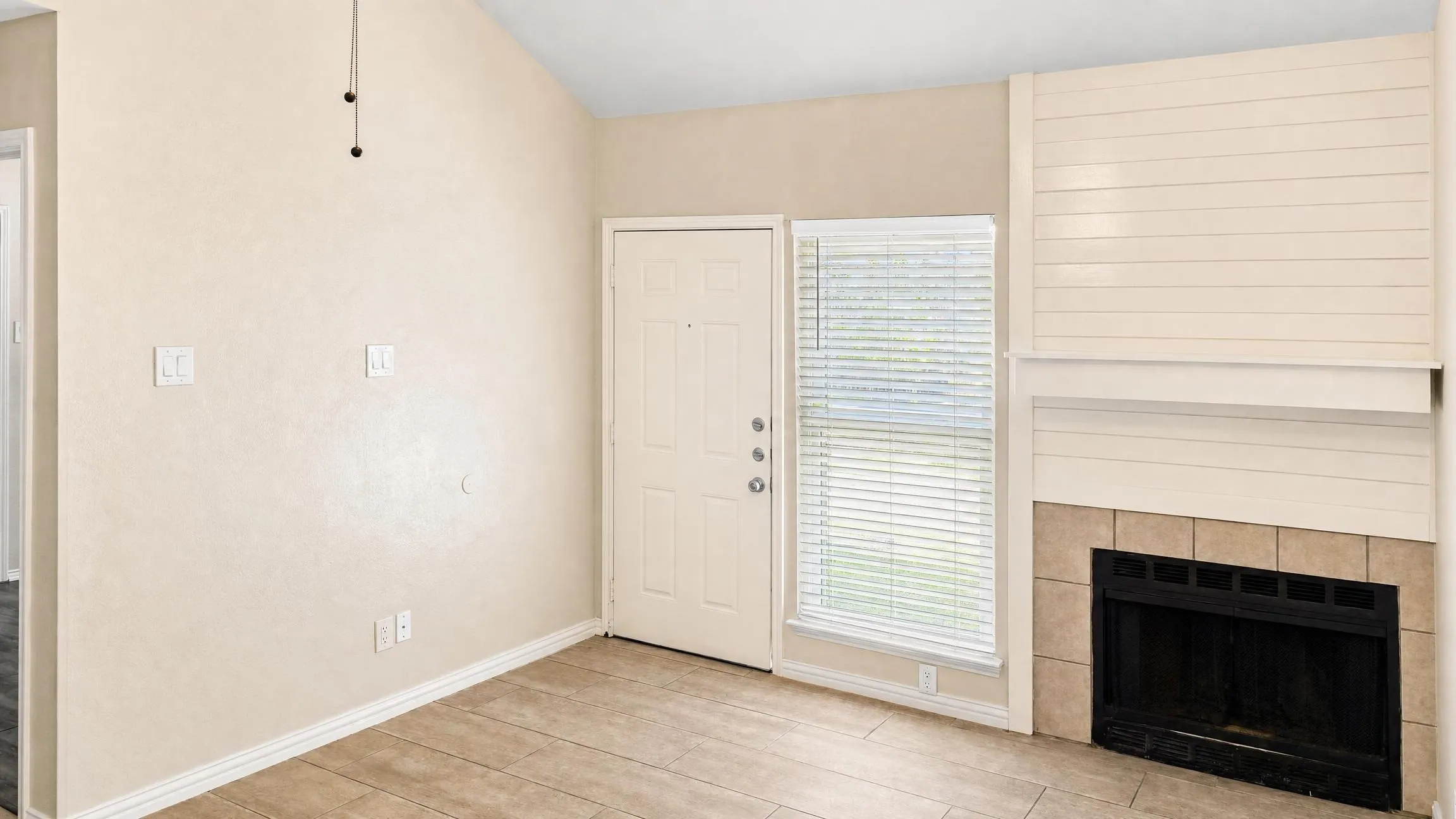Townhouse For Sale in Collin County , 521 Pine Trail Drive, Allen, Texas 75002, 2 Bedroom, 2 Bathroom, Garage spaces, 992 Sqft, built in 1978, mls#21353503, Real Estate Agent in Allen, Homes For Sale in Collin county, Homes For Sale in Allen, Realtor in Allen Texas, Real Estate Brokerage Independent Realty Texas, Luminita Cordes Realtor