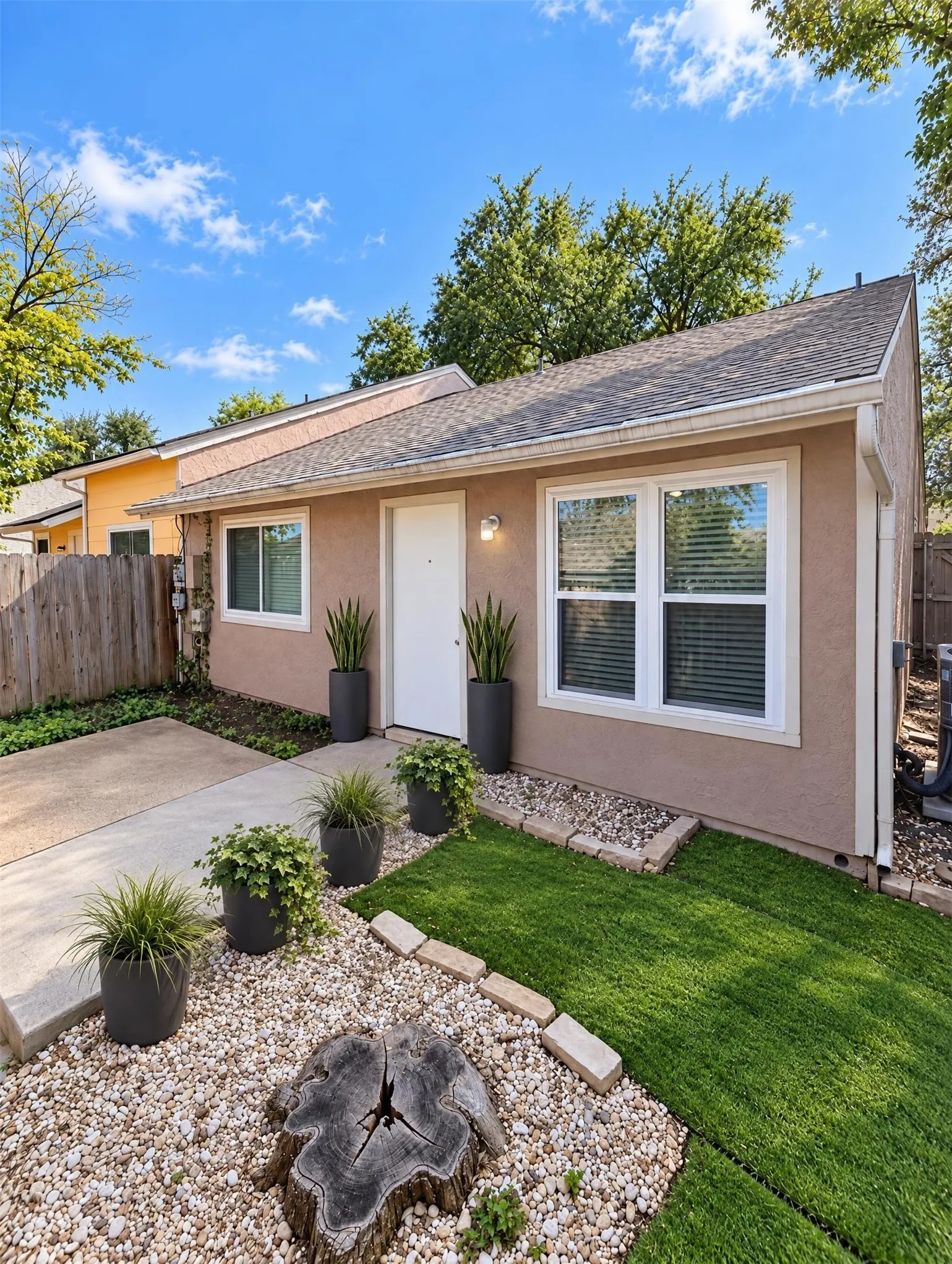 Townhouse For Sale in Collin County , 521 Pine Trail Drive, Allen, Texas 75002, 2 Bedroom, 2 Bathroom, Garage spaces, 992 Sqft, built in 1978, mls#21353503, Real Estate Agent in Allen, Homes For Sale in Collin county, Homes For Sale in Allen, Realtor in Allen Texas, Real Estate Brokerage Independent Realty Texas, Luminita Cordes Realtor