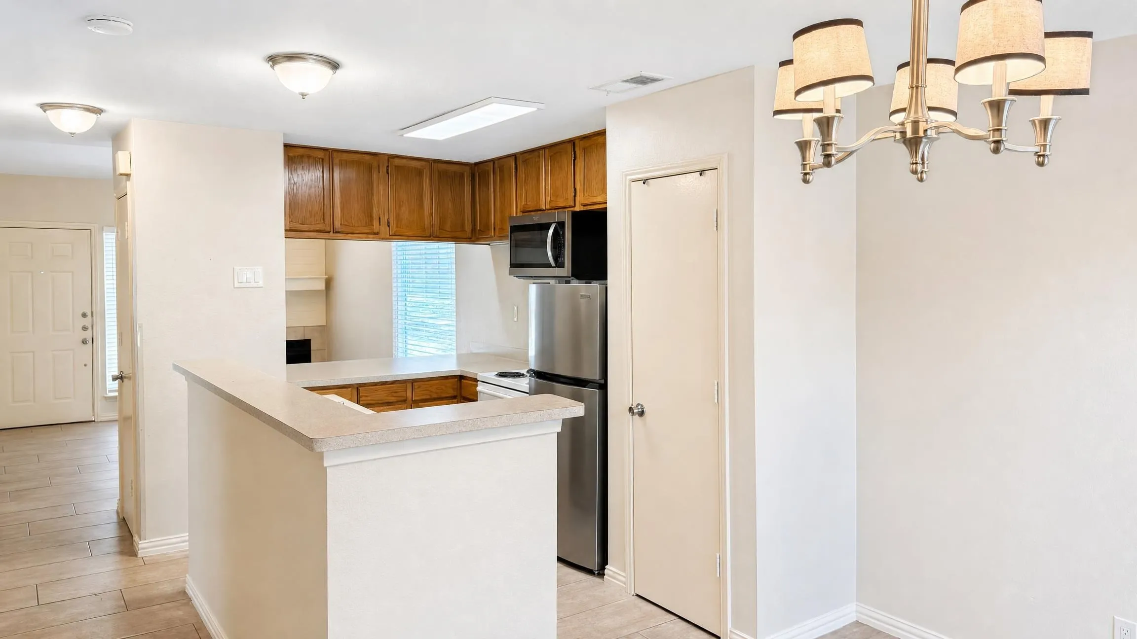 Townhouse For Sale in Collin County , 521 Pine Trail Drive, Allen, Texas 75002, 2 Bedroom, 2 Bathroom, Garage spaces, 992 Sqft, built in 1978, mls#21353503, Real Estate Agent in Allen, Homes For Sale in Collin county, Homes For Sale in Allen, Realtor in Allen Texas, Real Estate Brokerage Independent Realty Texas, Luminita Cordes Realtor