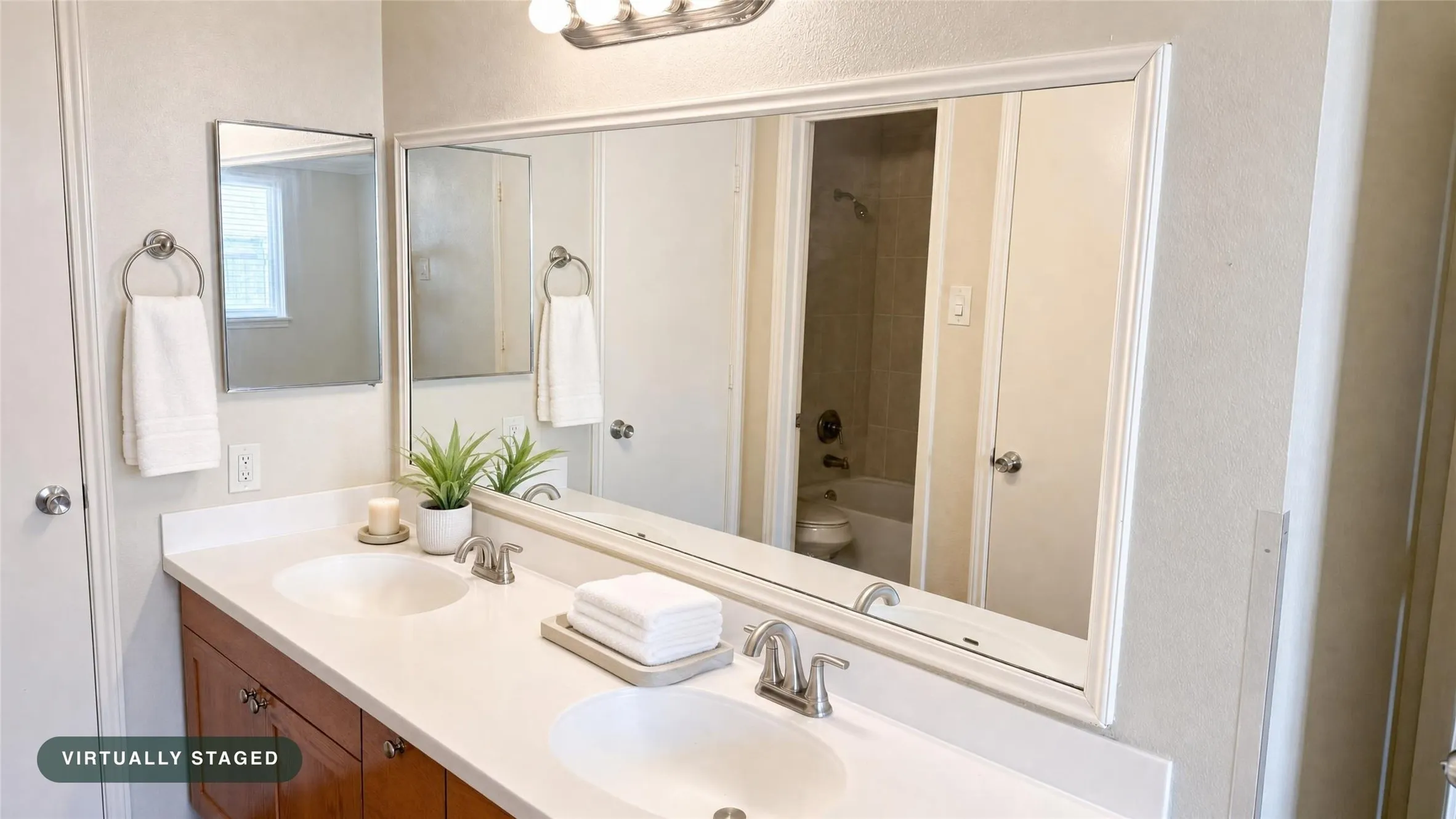 Townhouse For Sale in Collin County , 521 Pine Trail Drive, Allen, Texas 75002, 2 Bedroom, 2 Bathroom, Garage spaces, 992 Sqft, built in 1978, mls#21353503, Real Estate Agent in Allen, Homes For Sale in Collin county, Homes For Sale in Allen, Realtor in Allen Texas, Real Estate Brokerage Independent Realty Texas, Luminita Cordes Realtor