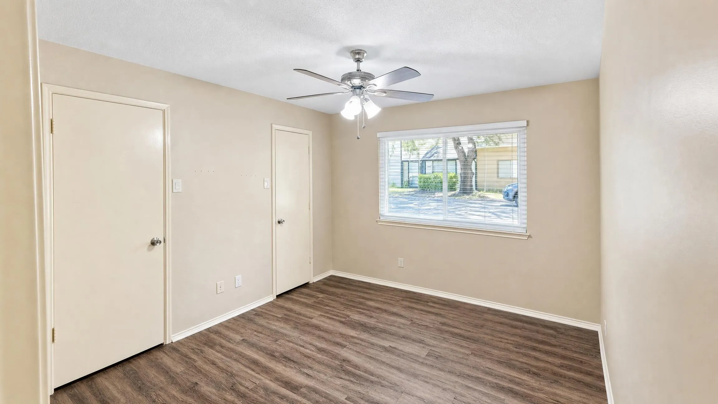 Townhouse For Sale in Collin County , 521 Pine Trail Drive, Allen, Texas 75002, 2 Bedroom, 2 Bathroom, Garage spaces, 992 Sqft, built in 1978, mls#21353503, Real Estate Agent in Allen, Homes For Sale in Collin county, Homes For Sale in Allen, Realtor in Allen Texas, Real Estate Brokerage Independent Realty Texas, Luminita Cordes Realtor
