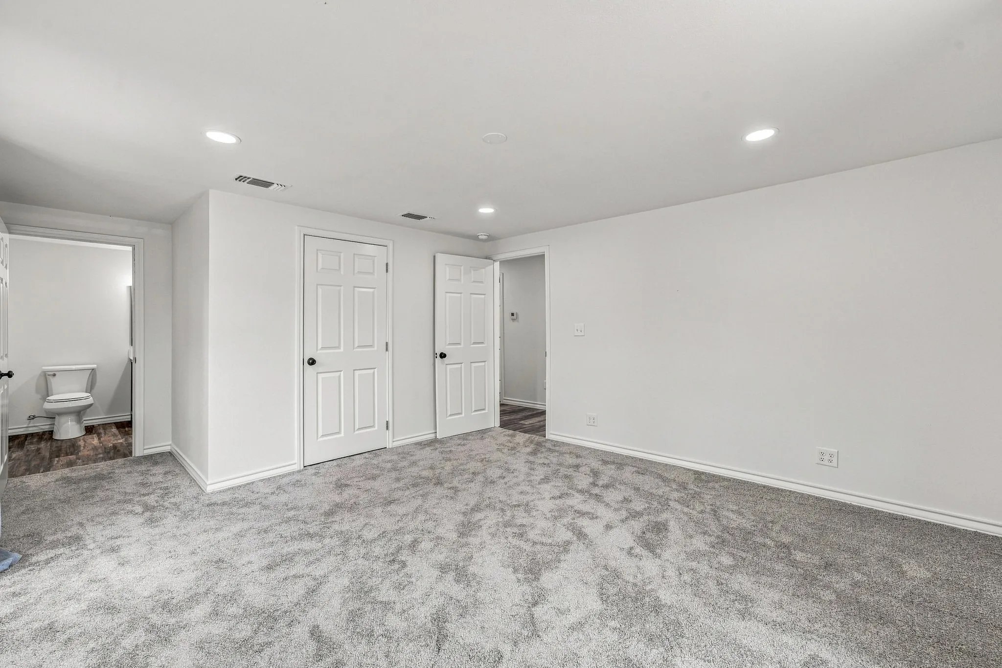 Single Family Residence For Sale in Young County , 828 Indiana Street, Graham, Texas 76450, 3 Bedroom, 2 Bathroom, Garage spaces, 1,146 Sqft, built in 1950, mls#21358016, Real Estate Agent in Graham, Homes For Sale in Young county, Homes For Sale in Graham, Realtor in Graham Texas, Real Estate Brokerage Independent Realty Texas, Luminita Cordes Realtor