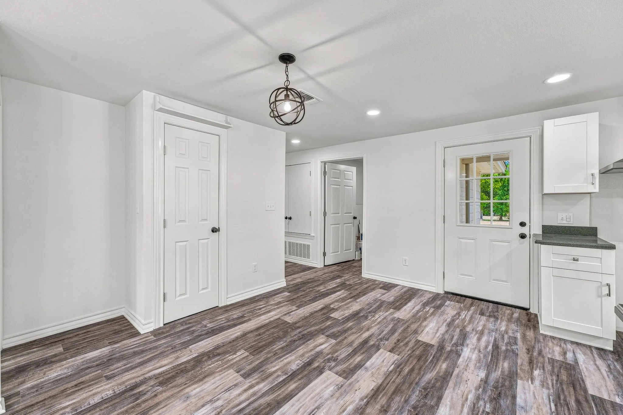 Single Family Residence For Sale in Young County , 828 Indiana Street, Graham, Texas 76450, 3 Bedroom, 2 Bathroom, Garage spaces, 1,146 Sqft, built in 1950, mls#21358016, Real Estate Agent in Graham, Homes For Sale in Young county, Homes For Sale in Graham, Realtor in Graham Texas, Real Estate Brokerage Independent Realty Texas, Luminita Cordes Realtor