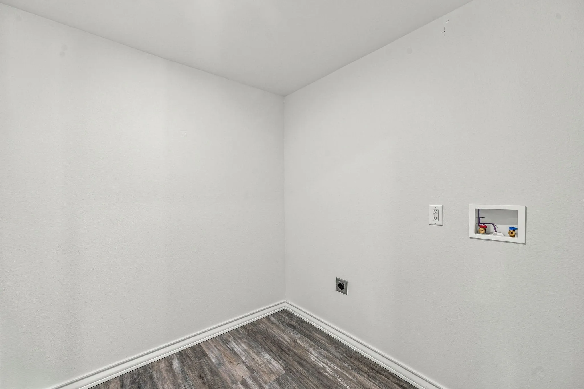 Single Family Residence For Sale in Young County , 828 Indiana Street, Graham, Texas 76450, 3 Bedroom, 2 Bathroom, Garage spaces, 1,146 Sqft, built in 1950, mls#21358016, Real Estate Agent in Graham, Homes For Sale in Young county, Homes For Sale in Graham, Realtor in Graham Texas, Real Estate Brokerage Independent Realty Texas, Luminita Cordes Realtor