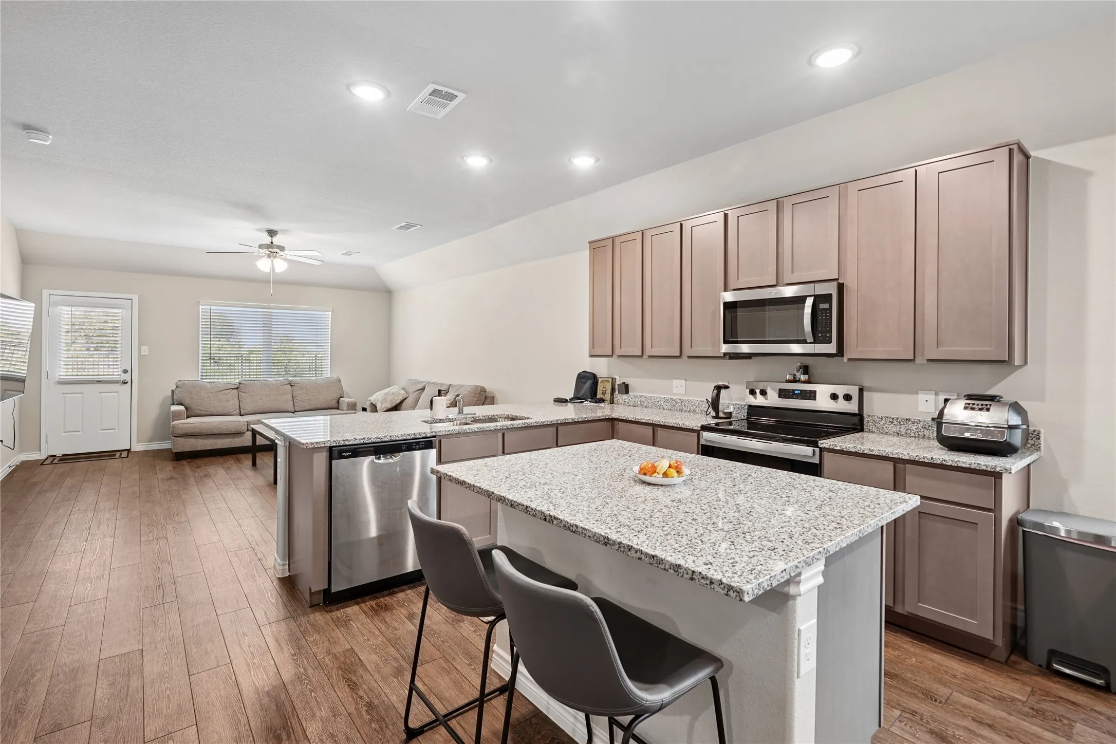 Single Family Residence For Rent in Tarrant County , 10617 Stag Lane, Fort Worth, Texas 76036, 3 Bedroom, 3 Bathroom, 2 Garage spaces, 1,721 Sqft, built in 2025, mls#21363492, Real Estate Agent in Fort Worth, Homes For Rent in Tarrant county, Homes For Rent in Fort Worth, Realtor in Fort Worth Texas, Real Estate Brokerage Independent Realty Texas, Luminita Cordes Realtor