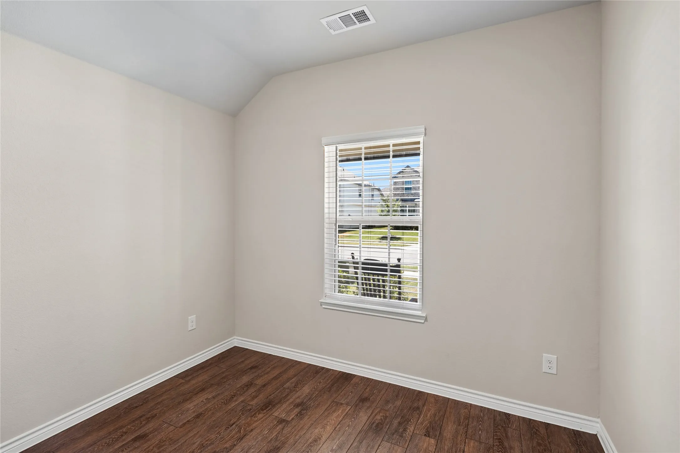 Single Family Residence For Rent in Tarrant County , 10617 Stag Lane, Fort Worth, Texas 76036, 3 Bedroom, 3 Bathroom, 2 Garage spaces, 1,721 Sqft, built in 2025, mls#21363492, Real Estate Agent in Fort Worth, Homes For Rent in Tarrant county, Homes For Rent in Fort Worth, Realtor in Fort Worth Texas, Real Estate Brokerage Independent Realty Texas, Luminita Cordes Realtor