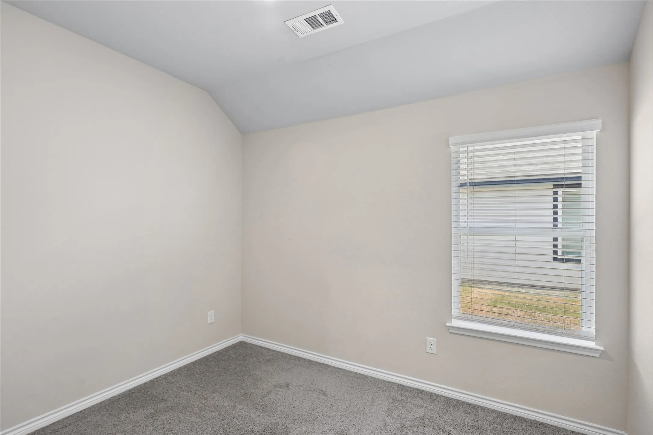 Single Family Residence For Rent in Tarrant County , 10617 Stag Lane, Fort Worth, Texas 76036, 3 Bedroom, 3 Bathroom, 2 Garage spaces, 1,721 Sqft, built in 2025, mls#21363492, Real Estate Agent in Fort Worth, Homes For Rent in Tarrant county, Homes For Rent in Fort Worth, Realtor in Fort Worth Texas, Real Estate Brokerage Independent Realty Texas, Luminita Cordes Realtor