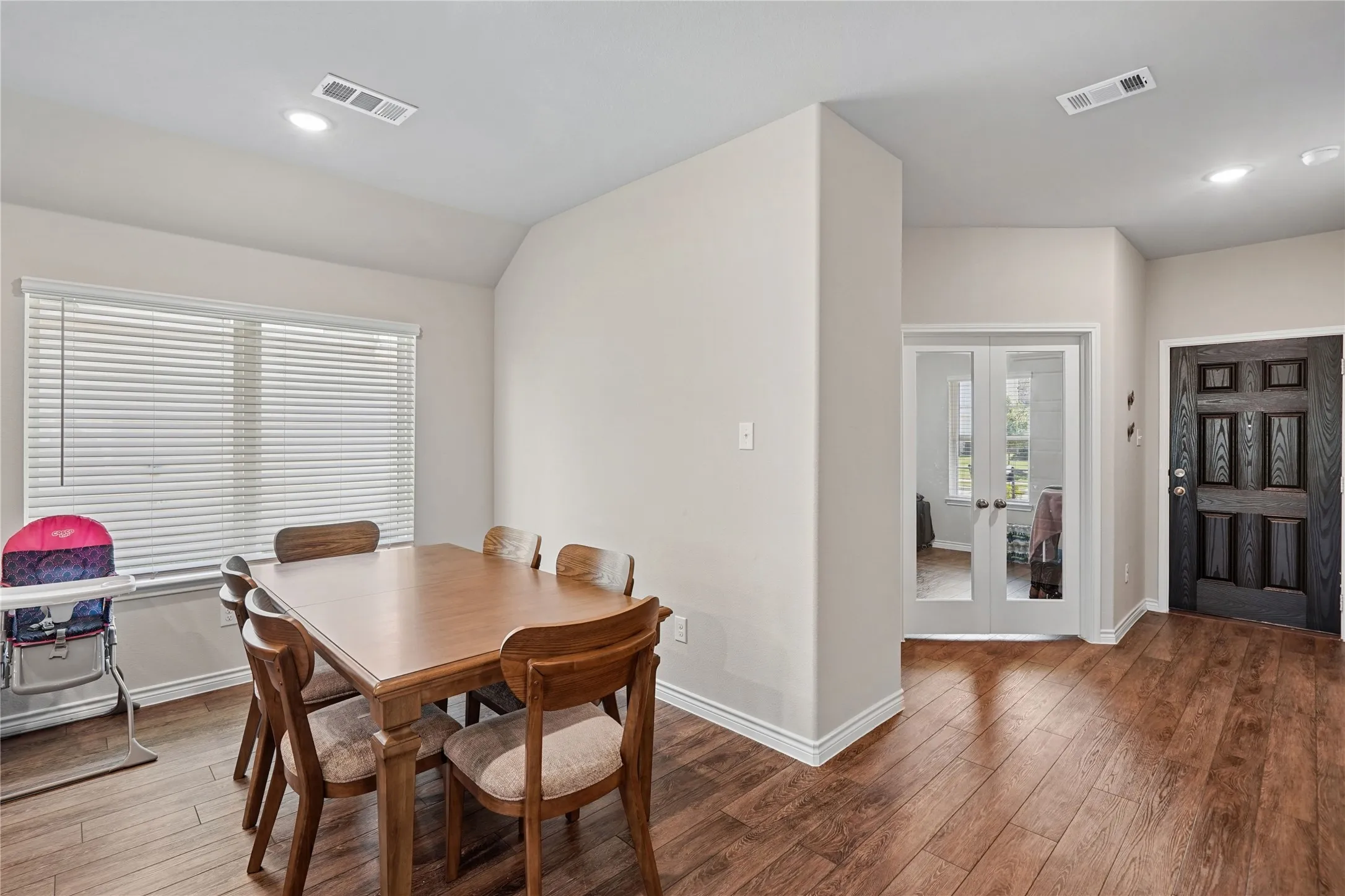 Single Family Residence For Rent in Tarrant County , 10617 Stag Lane, Fort Worth, Texas 76036, 3 Bedroom, 3 Bathroom, 2 Garage spaces, 1,721 Sqft, built in 2025, mls#21363492, Real Estate Agent in Fort Worth, Homes For Rent in Tarrant county, Homes For Rent in Fort Worth, Realtor in Fort Worth Texas, Real Estate Brokerage Independent Realty Texas, Luminita Cordes Realtor