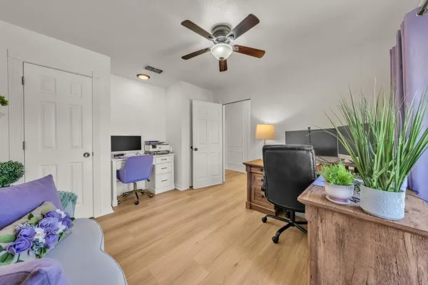 Single Family Residence For Sale in Parker County , 4808 Misty Meadow Drive, Willow Park, Texas 76087, 4 Bedroom, 2 Bathroom, 2 Garage spaces, 2,247 Sqft, built in 1984, mls#21364371, Real Estate Agent in Willow Park, Homes For Sale in Parker county, Homes For Sale in Willow Park, Realtor in Willow Park Texas, Real Estate Brokerage Independent Realty Texas, Luminita Cordes Realtor