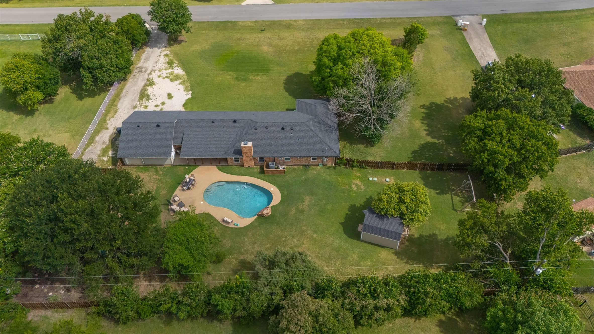 Single Family Residence For Sale in Parker County , 4808 Misty Meadow Drive, Willow Park, Texas 76087, 4 Bedroom, 2 Bathroom, 2 Garage spaces, 2,247 Sqft, built in 1984, mls#21364371, Real Estate Agent in Willow Park, Homes For Sale in Parker county, Homes For Sale in Willow Park, Realtor in Willow Park Texas, Real Estate Brokerage Independent Realty Texas, Luminita Cordes Realtor