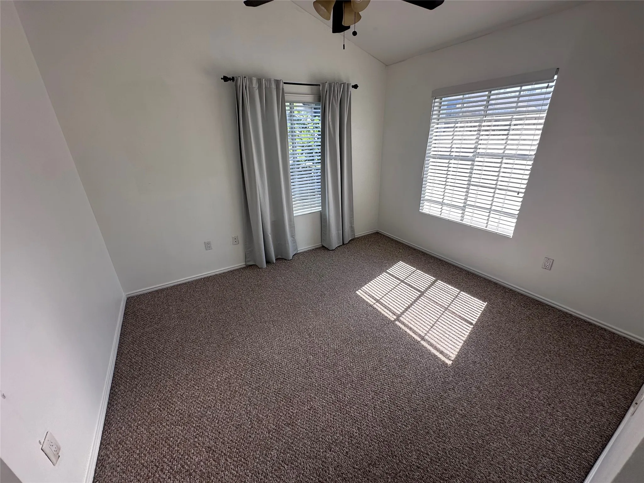 Apartment For Rent in Dallas County , 5355 Richard Avenue, Dallas, Texas 75206, 2 Bedroom, 1 Bathroom, 1 Garage spaces, 704 Sqft, built in 1930, mls#21364373, Real Estate Agent in Dallas, Homes For Rent in Dallas county, Homes For Rent in Dallas, Realtor in Dallas Texas, Real Estate Brokerage Independent Realty Texas, Luminita Cordes Realtor
