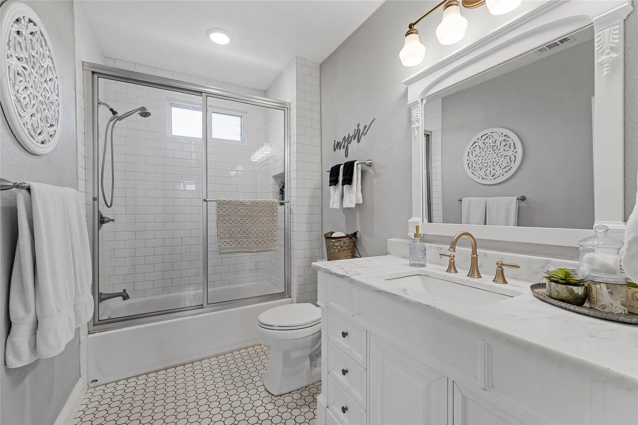 Single Family Residence For Sale in Mc Lennan County , 805 Clay Avenue, Waco, Texas 76706, 3 Bedroom, 2 Bathroom, Garage spaces, 1,240 Sqft, built in 1916, mls#21364216, Real Estate Agent in Waco, Homes For Sale in Mc Lennan county, Homes For Sale in Waco, Realtor in Waco Texas, Real Estate Brokerage Independent Realty Texas, Luminita Cordes Realtor