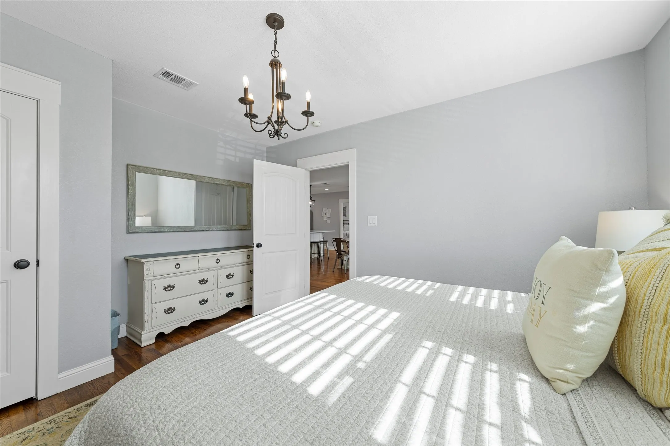 Single Family Residence For Sale in Mc Lennan County , 805 Clay Avenue, Waco, Texas 76706, 3 Bedroom, 2 Bathroom, Garage spaces, 1,240 Sqft, built in 1916, mls#21364216, Real Estate Agent in Waco, Homes For Sale in Mc Lennan county, Homes For Sale in Waco, Realtor in Waco Texas, Real Estate Brokerage Independent Realty Texas, Luminita Cordes Realtor