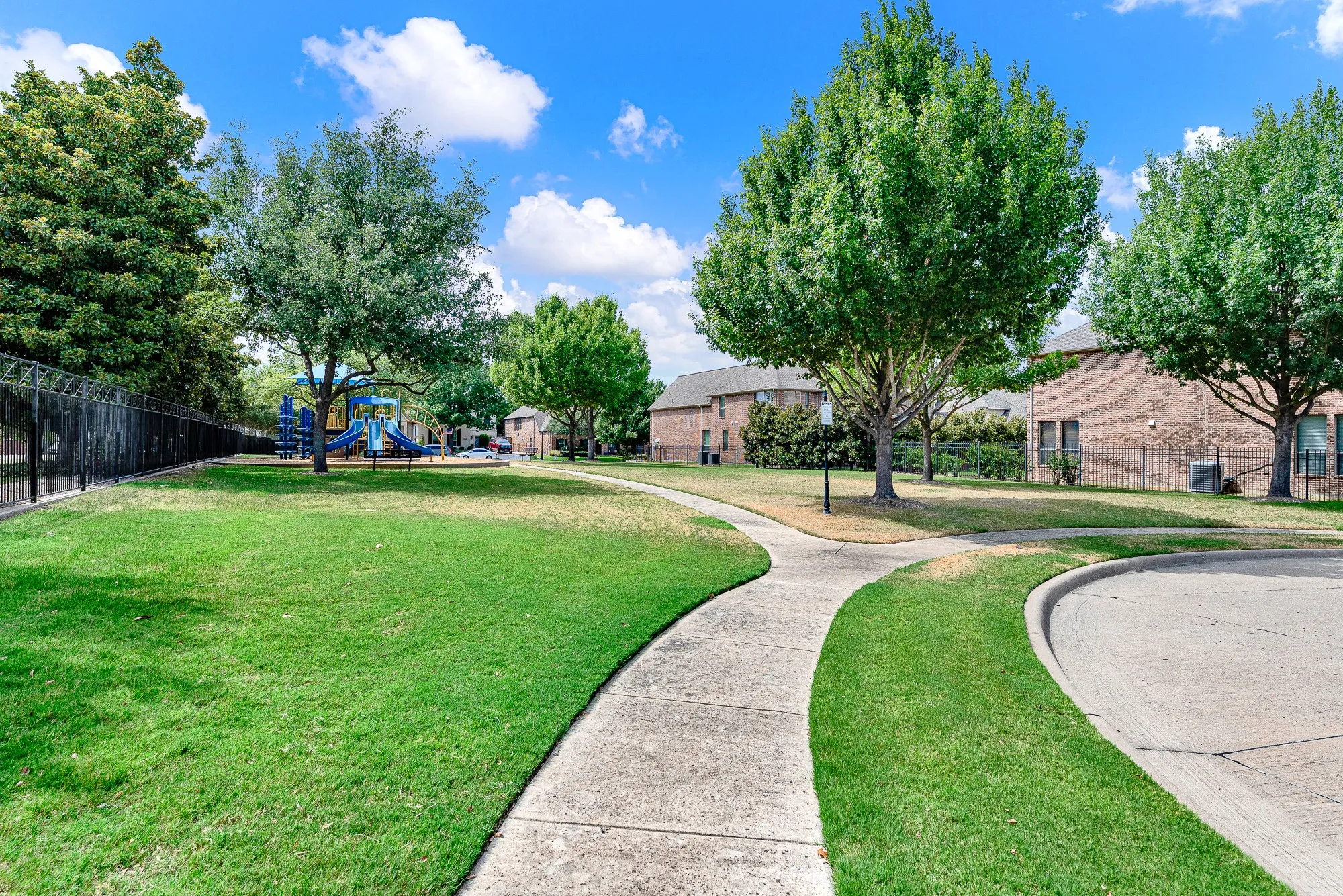 Beautifully landscaped green space, walking path and park just outside this home, ideally situated at the end of a quiet cul-de-sac.