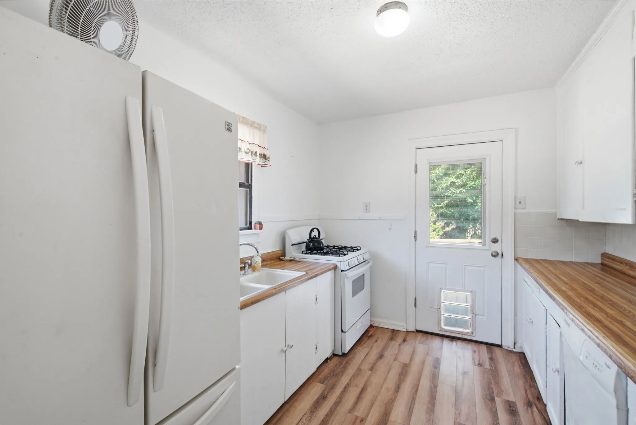 Single Family Residence For Sale in Tarrant County , 112 Sandra Drive, Azle, Texas 76020, 2 Bedroom, 1 Bathroom, Garage spaces, 1,000 Sqft, built in 0, mls#21359373, Real Estate Agent in Azle, Homes For Sale in Tarrant county, Homes For Sale in Azle, Realtor in Azle Texas, Real Estate Brokerage Independent Realty Texas, Luminita Cordes Realtor