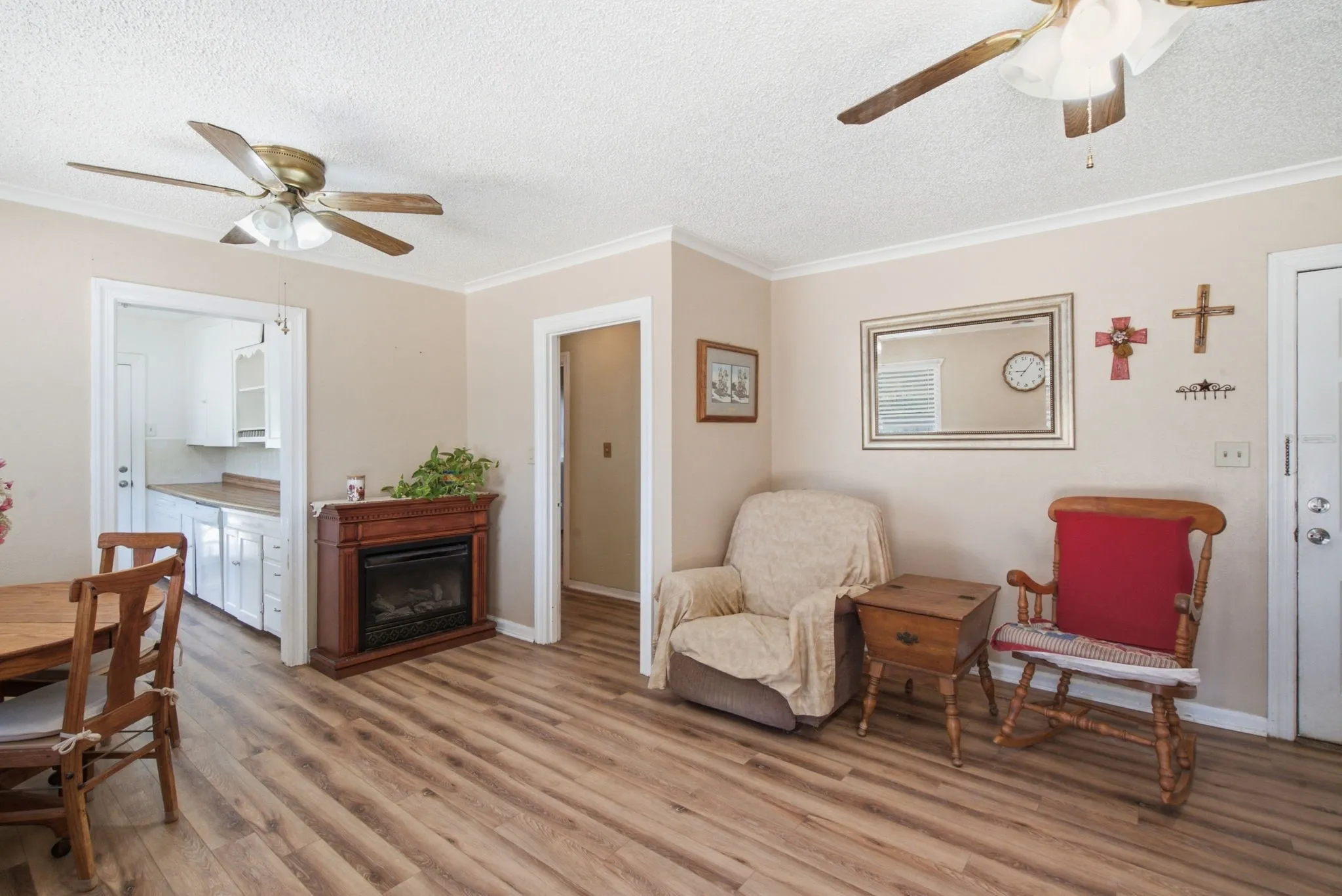 Single Family Residence For Sale in Tarrant County , 112 Sandra Drive, Azle, Texas 76020, 2 Bedroom, 1 Bathroom, Garage spaces, 1,000 Sqft, built in 0, mls#21359373, Real Estate Agent in Azle, Homes For Sale in Tarrant county, Homes For Sale in Azle, Realtor in Azle Texas, Real Estate Brokerage Independent Realty Texas, Luminita Cordes Realtor