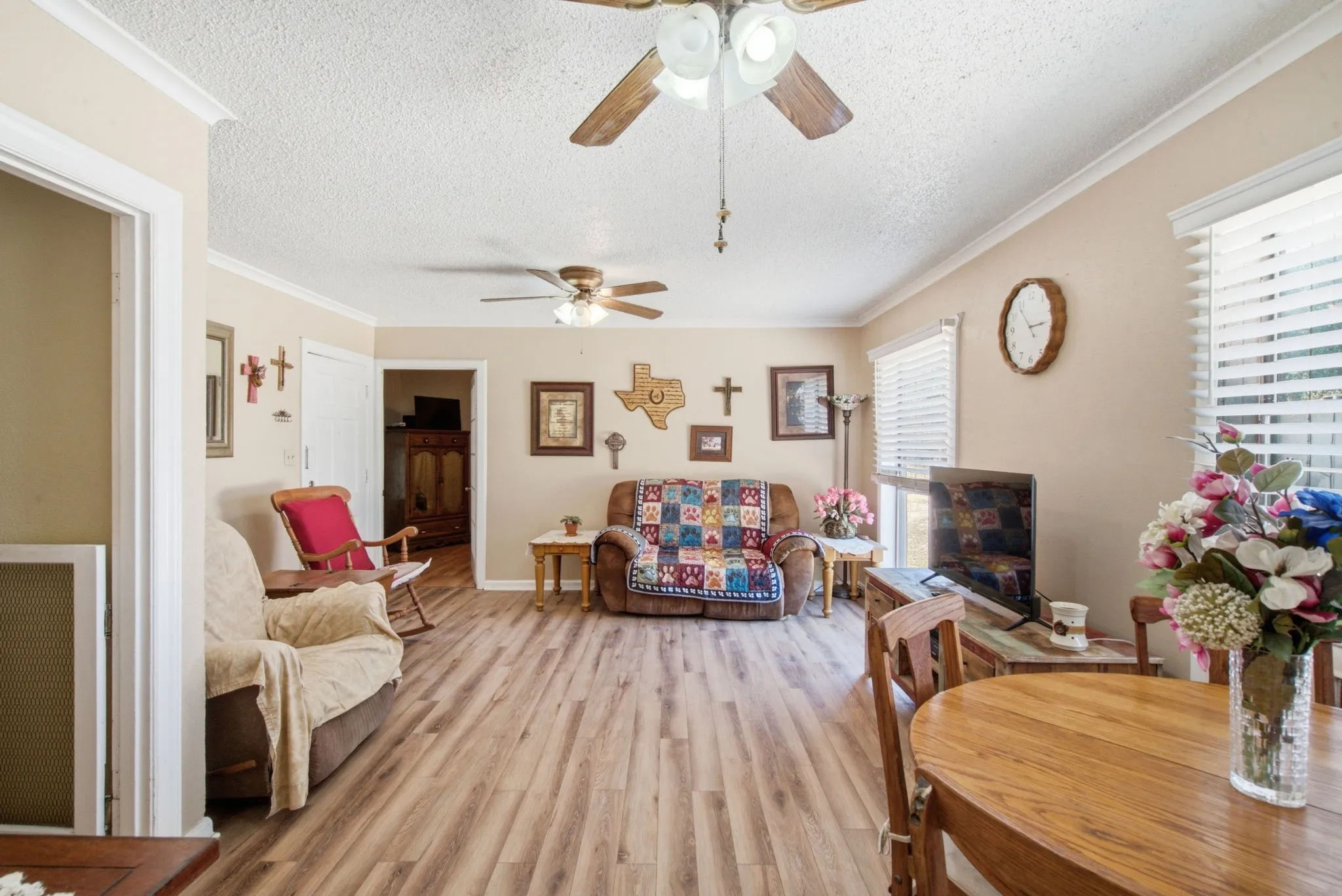 Single Family Residence For Sale in Tarrant County , 112 Sandra Drive, Azle, Texas 76020, 2 Bedroom, 1 Bathroom, Garage spaces, 1,000 Sqft, built in 0, mls#21359373, Real Estate Agent in Azle, Homes For Sale in Tarrant county, Homes For Sale in Azle, Realtor in Azle Texas, Real Estate Brokerage Independent Realty Texas, Luminita Cordes Realtor