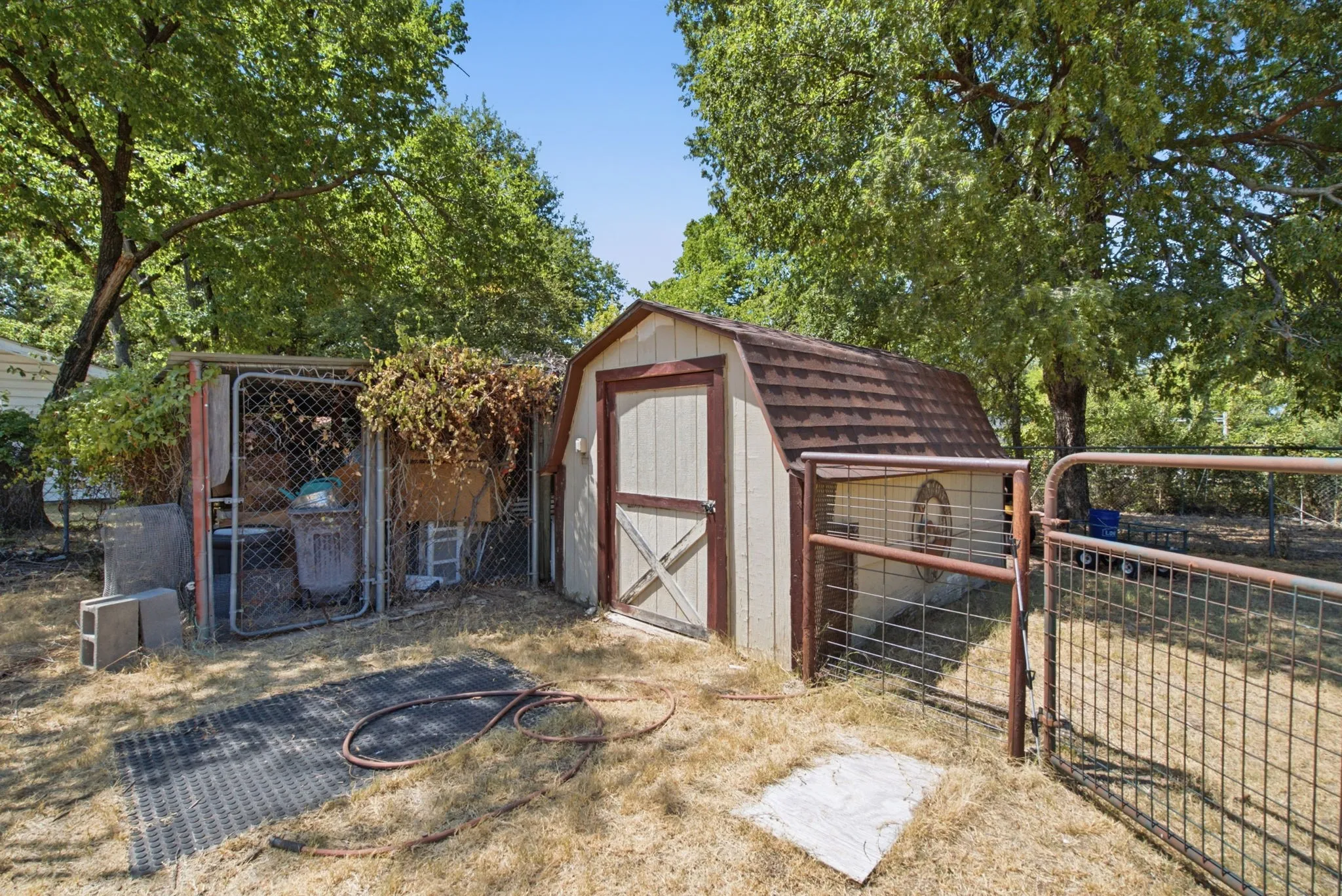 Single Family Residence For Sale in Tarrant County , 112 Sandra Drive, Azle, Texas 76020, 2 Bedroom, 1 Bathroom, Garage spaces, 1,000 Sqft, built in 0, mls#21359373, Real Estate Agent in Azle, Homes For Sale in Tarrant county, Homes For Sale in Azle, Realtor in Azle Texas, Real Estate Brokerage Independent Realty Texas, Luminita Cordes Realtor