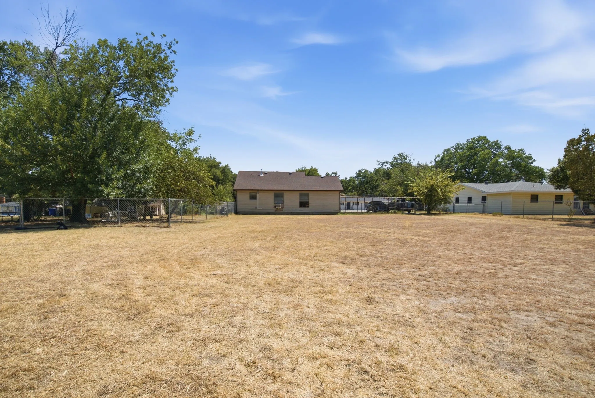 Single Family Residence For Sale in Tarrant County , 112 Sandra Drive, Azle, Texas 76020, 2 Bedroom, 1 Bathroom, Garage spaces, 1,000 Sqft, built in 0, mls#21359373, Real Estate Agent in Azle, Homes For Sale in Tarrant county, Homes For Sale in Azle, Realtor in Azle Texas, Real Estate Brokerage Independent Realty Texas, Luminita Cordes Realtor