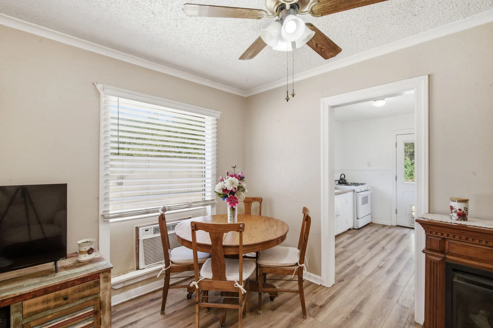 Single Family Residence For Sale in Tarrant County , 112 Sandra Drive, Azle, Texas 76020, 2 Bedroom, 1 Bathroom, Garage spaces, 1,000 Sqft, built in 0, mls#21359373, Real Estate Agent in Azle, Homes For Sale in Tarrant county, Homes For Sale in Azle, Realtor in Azle Texas, Real Estate Brokerage Independent Realty Texas, Luminita Cordes Realtor