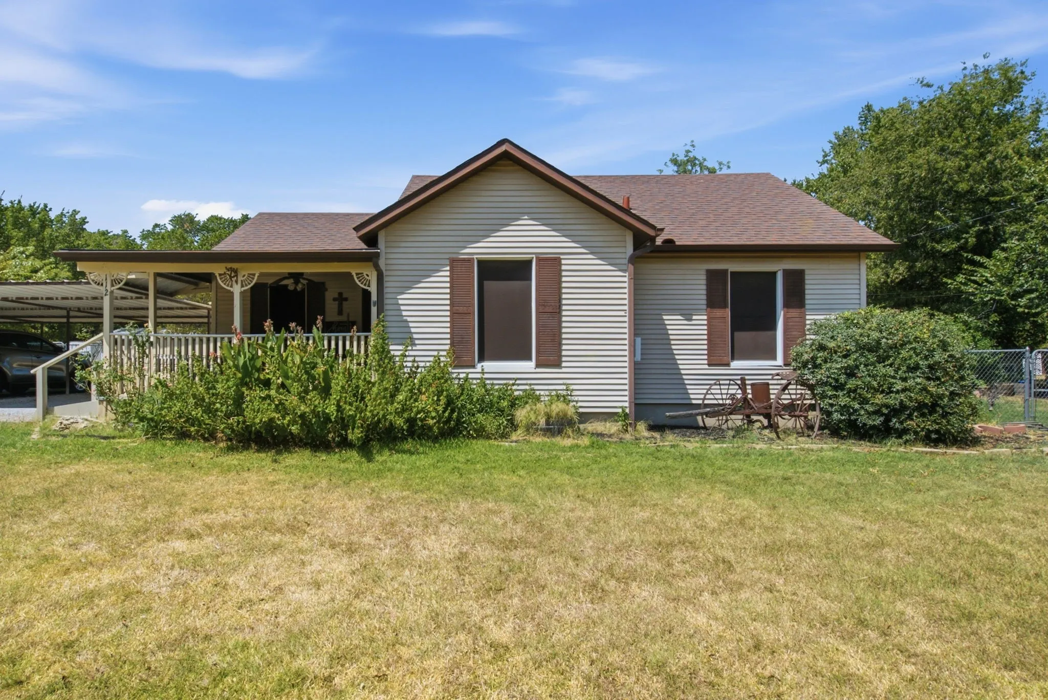 Single Family Residence For Sale in Tarrant County , 112 Sandra Drive, Azle, Texas 76020, 2 Bedroom, 1 Bathroom, Garage spaces, 1,000 Sqft, built in 0, mls#21359373, Real Estate Agent in Azle, Homes For Sale in Tarrant county, Homes For Sale in Azle, Realtor in Azle Texas, Real Estate Brokerage Independent Realty Texas, Luminita Cordes Realtor