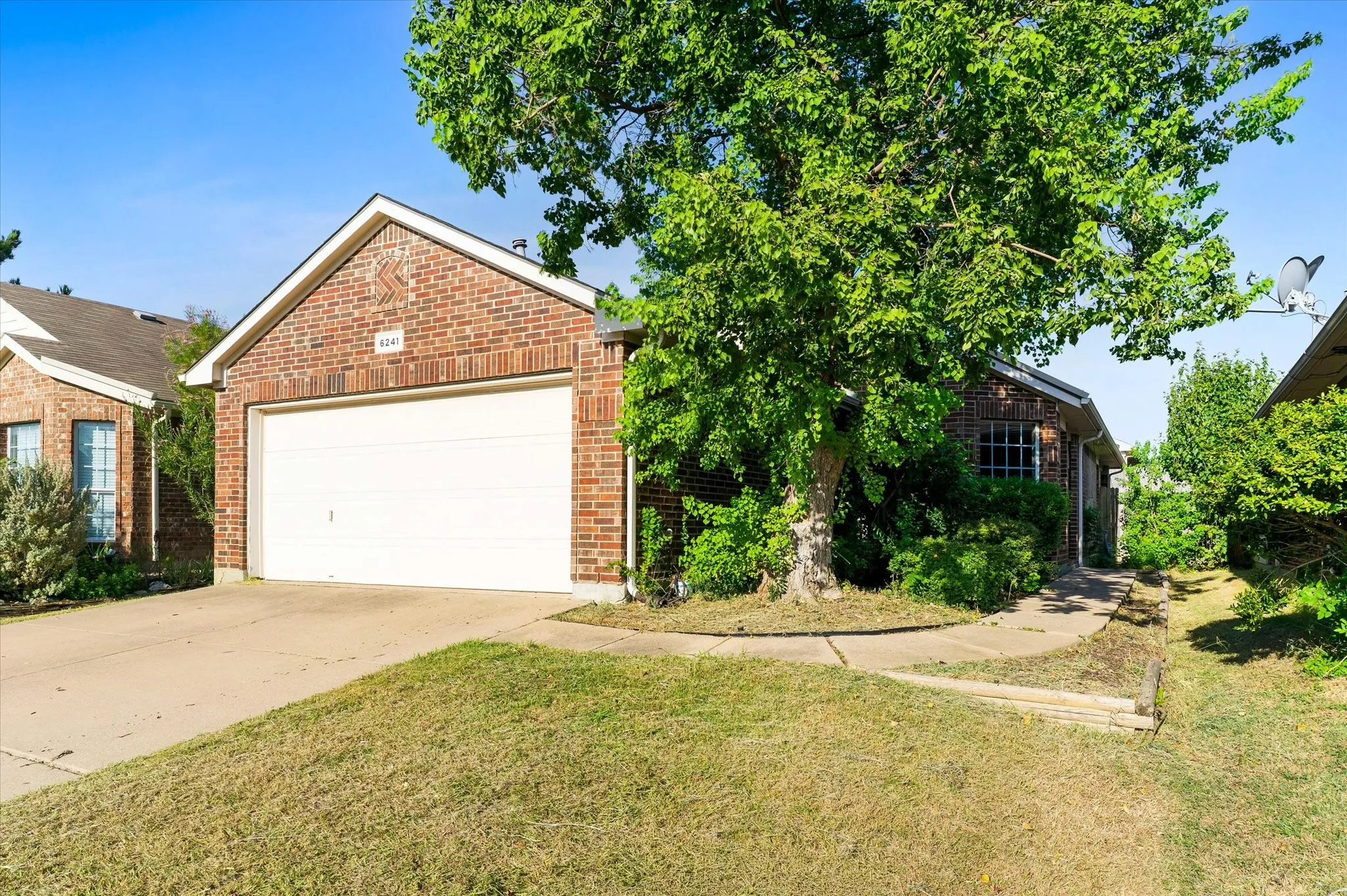 Single Family Residence For Rent in Tarrant County , 6241 Adonia Drive, Fort Worth, Texas 76131, 3 Bedroom, 2 Bathroom, 2 Garage spaces, 1,364 Sqft, built in 2005, mls#21363045, Real Estate Agent in Fort Worth, Homes For Rent in Tarrant county, Homes For Rent in Fort Worth, Realtor in Fort Worth Texas, Real Estate Brokerage Independent Realty Texas, Luminita Cordes Realtor