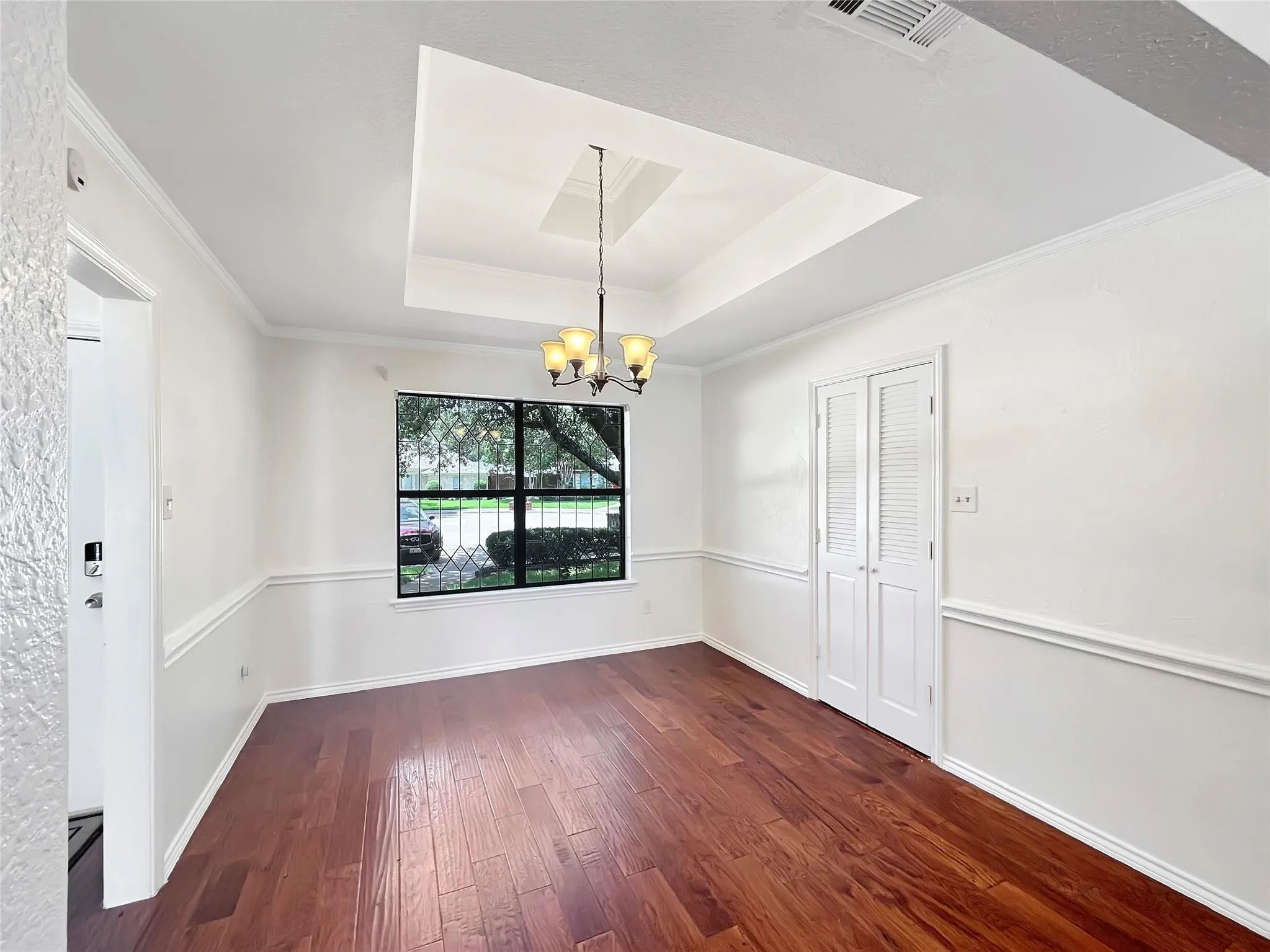 Single Family Residence For Rent in Denton County , 2312 Bush Circle, Carrollton, Texas 75007, 4 Bedroom, 3 Bathroom, 2 Garage spaces, 2,361 Sqft, built in 1983, mls#21364334, Real Estate Agent in Carrollton, Homes For Rent in Denton county, Homes For Rent in Carrollton, Realtor in Carrollton Texas, Real Estate Brokerage Independent Realty Texas, Luminita Cordes Realtor