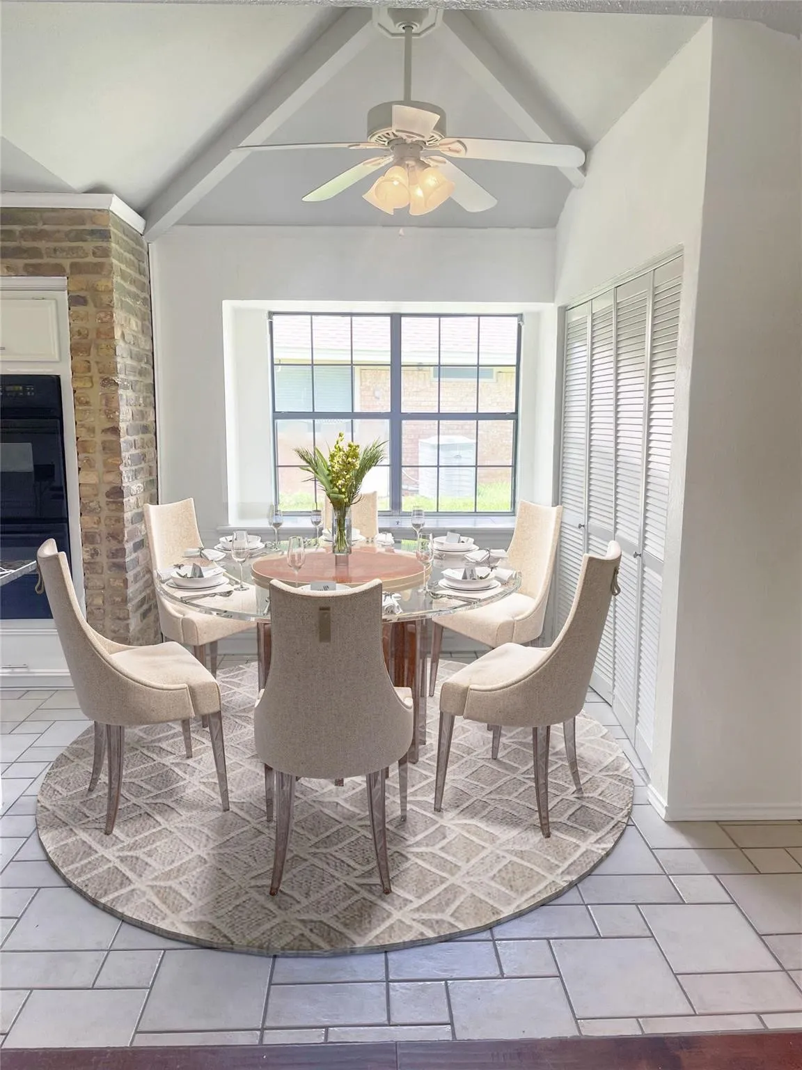 Single Family Residence For Rent in Denton County , 2312 Bush Circle, Carrollton, Texas 75007, 4 Bedroom, 3 Bathroom, 2 Garage spaces, 2,361 Sqft, built in 1983, mls#21364334, Real Estate Agent in Carrollton, Homes For Rent in Denton county, Homes For Rent in Carrollton, Realtor in Carrollton Texas, Real Estate Brokerage Independent Realty Texas, Luminita Cordes Realtor