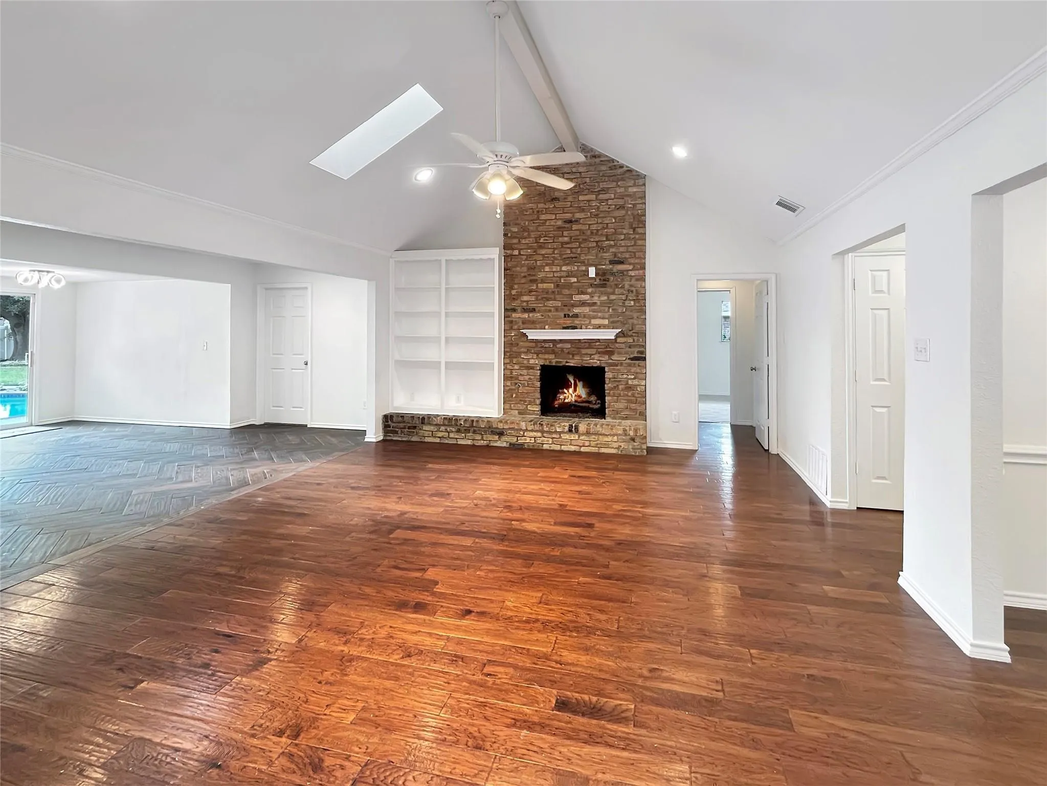 Single Family Residence For Rent in Denton County , 2312 Bush Circle, Carrollton, Texas 75007, 4 Bedroom, 3 Bathroom, 2 Garage spaces, 2,361 Sqft, built in 1983, mls#21364334, Real Estate Agent in Carrollton, Homes For Rent in Denton county, Homes For Rent in Carrollton, Realtor in Carrollton Texas, Real Estate Brokerage Independent Realty Texas, Luminita Cordes Realtor