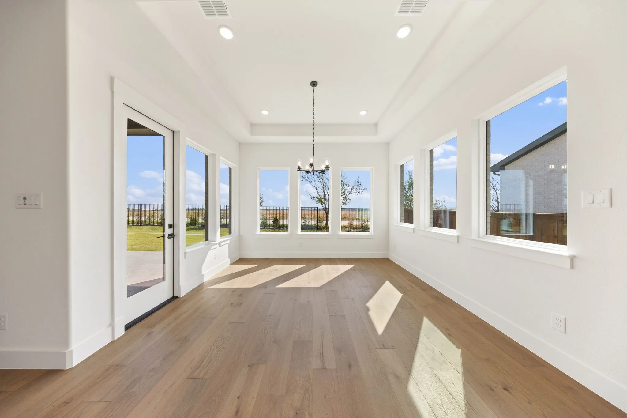 Whether it's lively dinner parties or cozy family get togethers, this dining room fits all occasions!