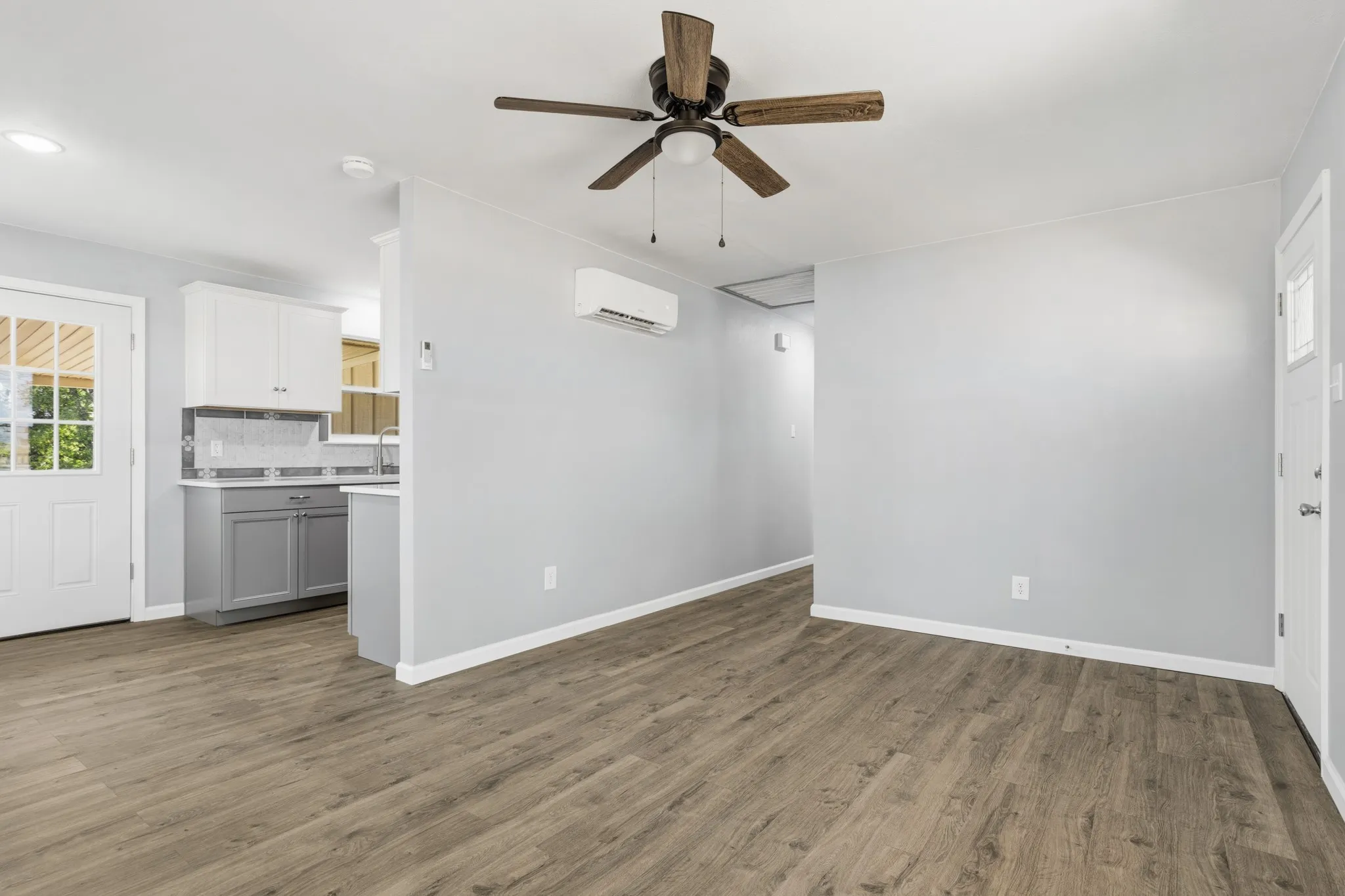 Single Family Residence For Sale in Hunt County , 9415 STATE HIGHWAY 50, Ladonia, Texas 75449, 3 Bedroom, 1 Bathroom, 2 Garage spaces, 1,004 Sqft, built in 1960, mls#21364387, Real Estate Agent in Ladonia, Homes For Sale in Hunt county, Homes For Sale in Ladonia, Realtor in Ladonia Texas, Real Estate Brokerage Independent Realty Texas, Luminita Cordes Realtor